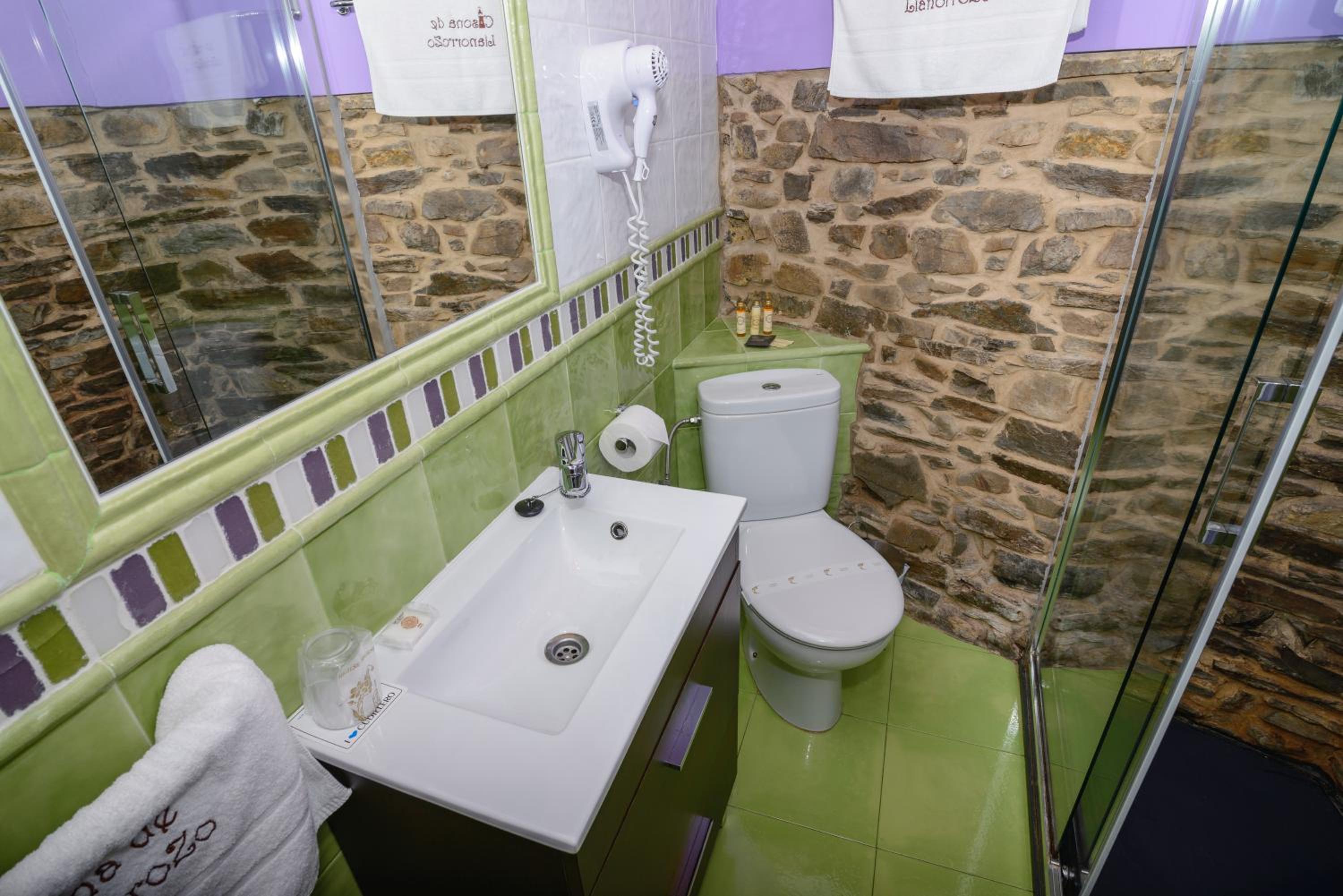 Casona de Llanorrozo Apartamentos Rurales