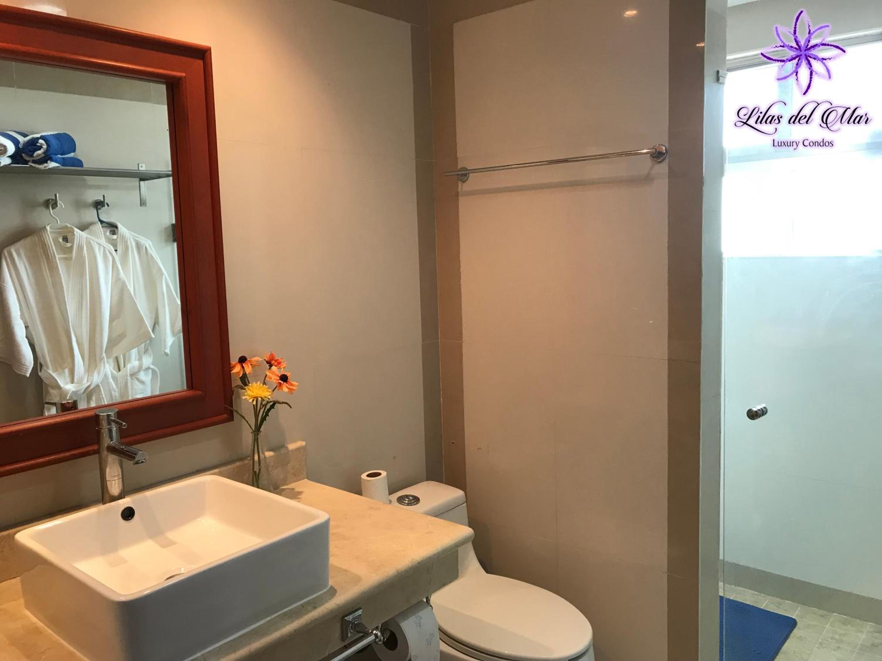 Lilas del Mar Apartments
