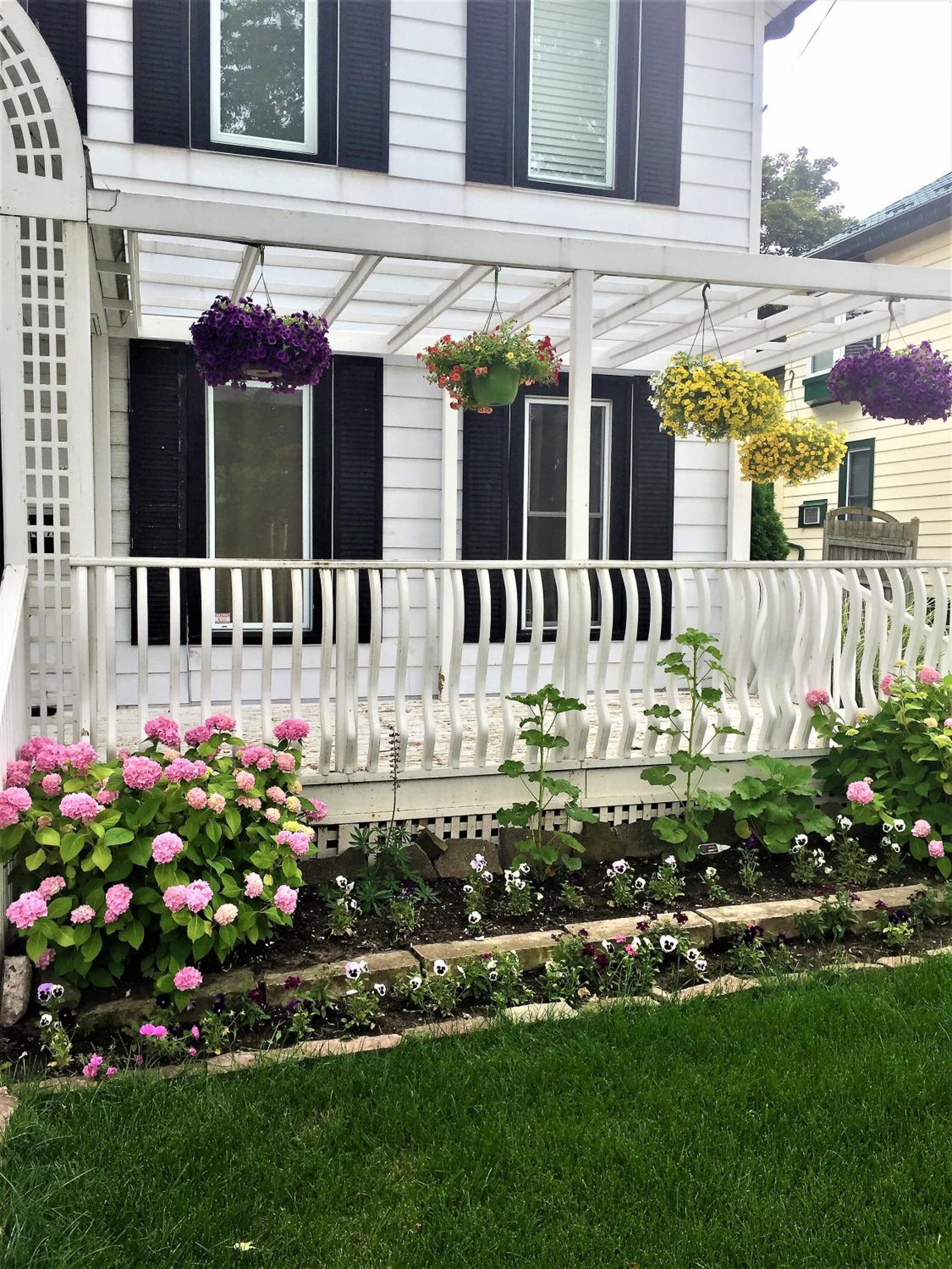 Ellis House Bed & Breakfast