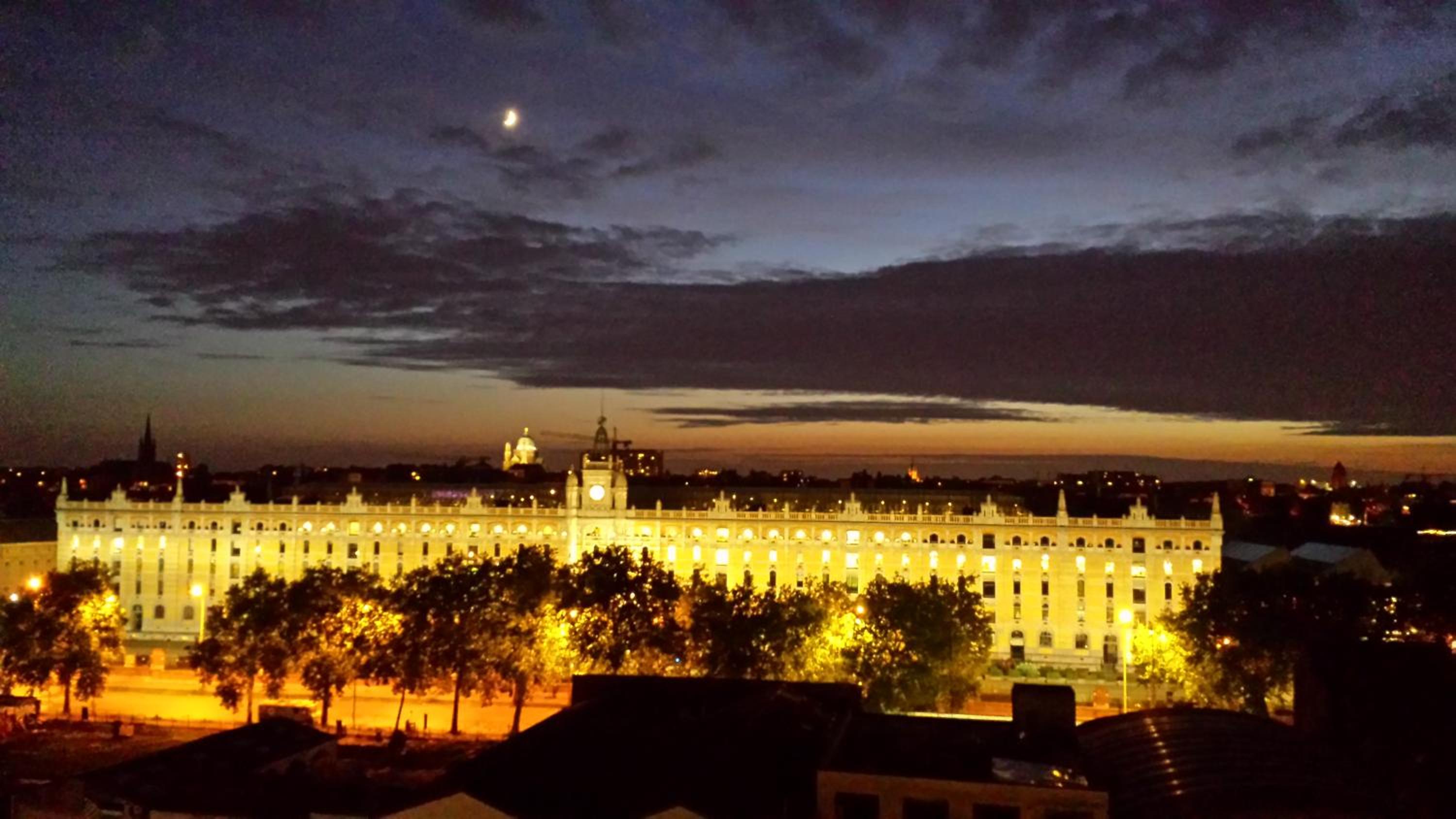 Romantics rooms in Brussels sky