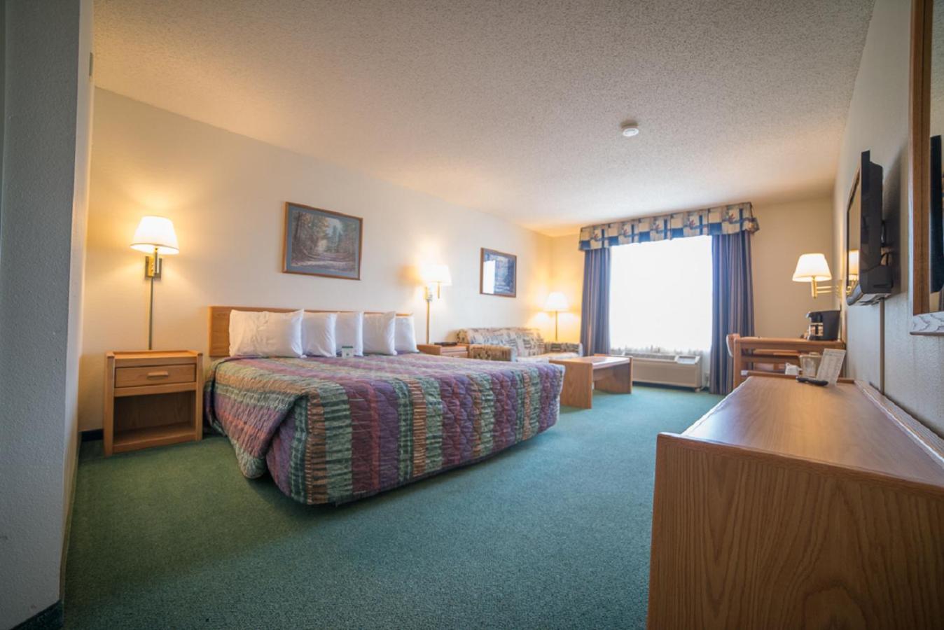 River Valley Inn & Suites view 2