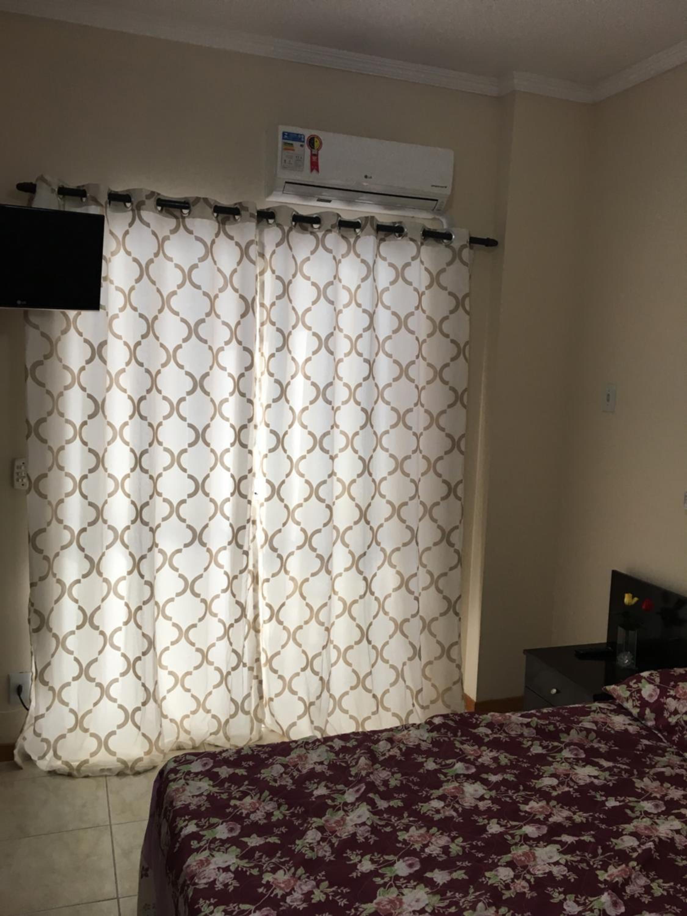 Apartamento em Meia Praia