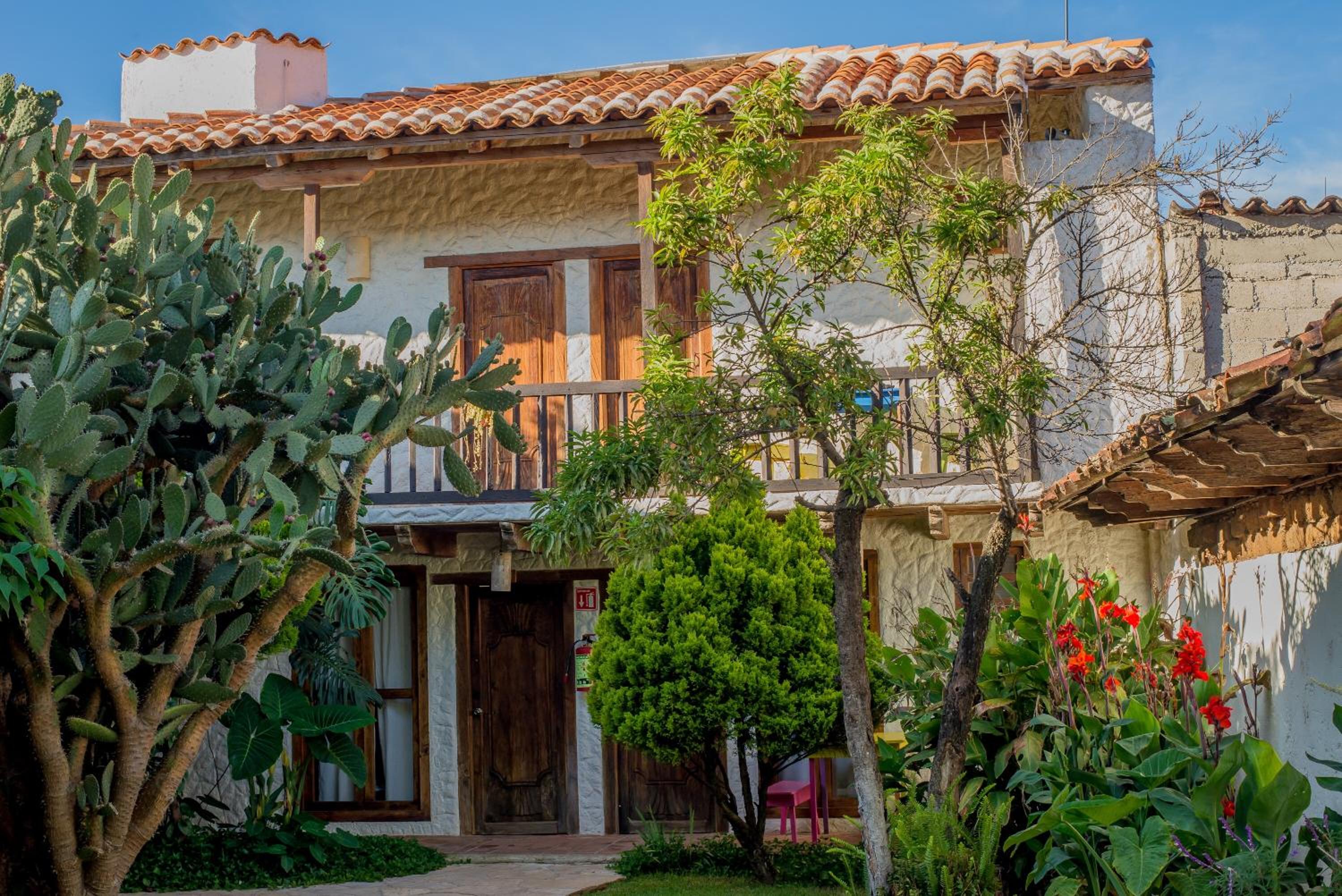 Rossco Hostel & Hotel