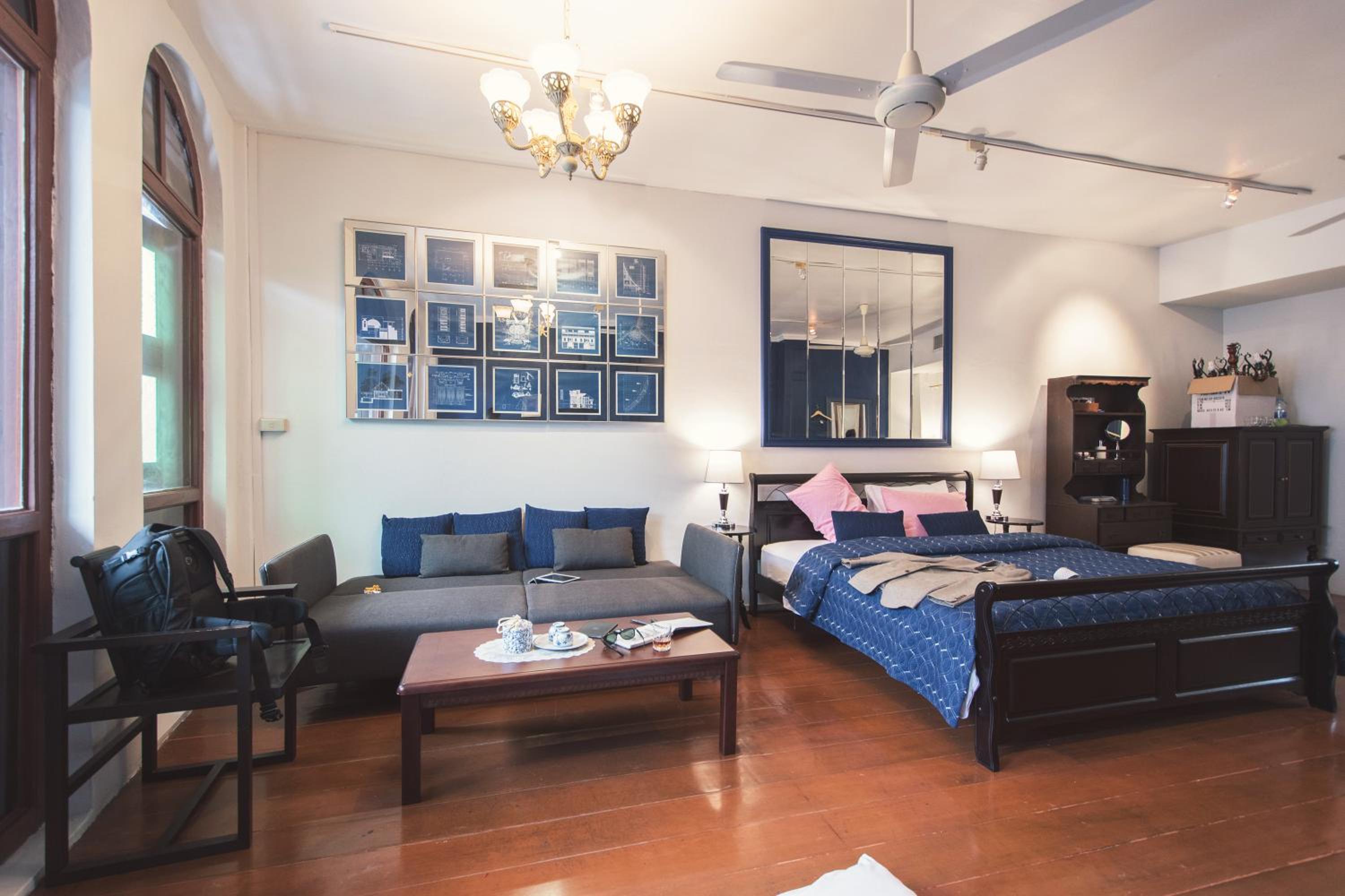 2ROOMS Boutique House