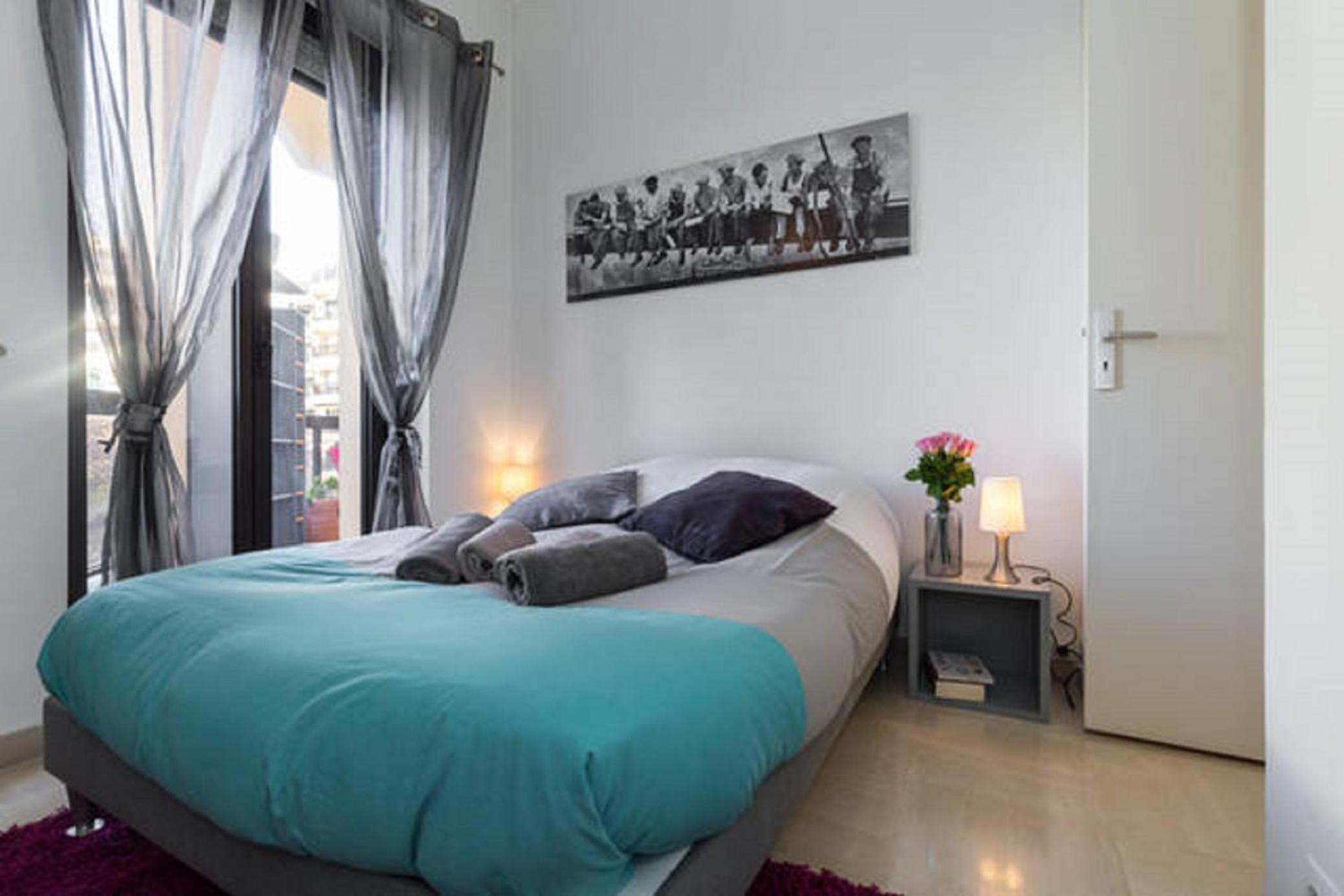 GRAND H -F2, FACE VIEUX- NICE, TERRASSE, ASCENSEUR, CLIMATISATION, Terrace - Nice city center view 2