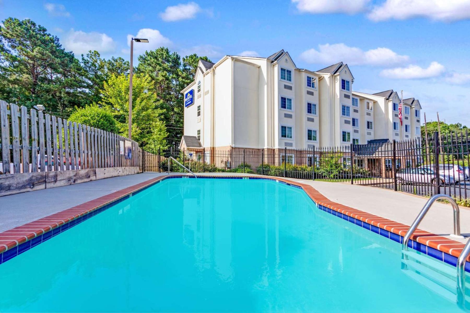 Microtel Inn & Suites by Wyndham Bremen view 4