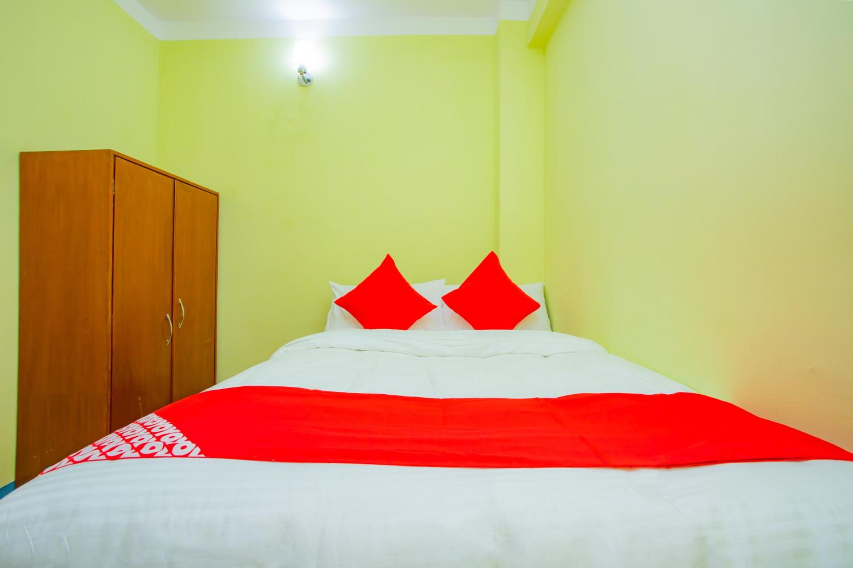 OYO 589 Hotel Trimurti