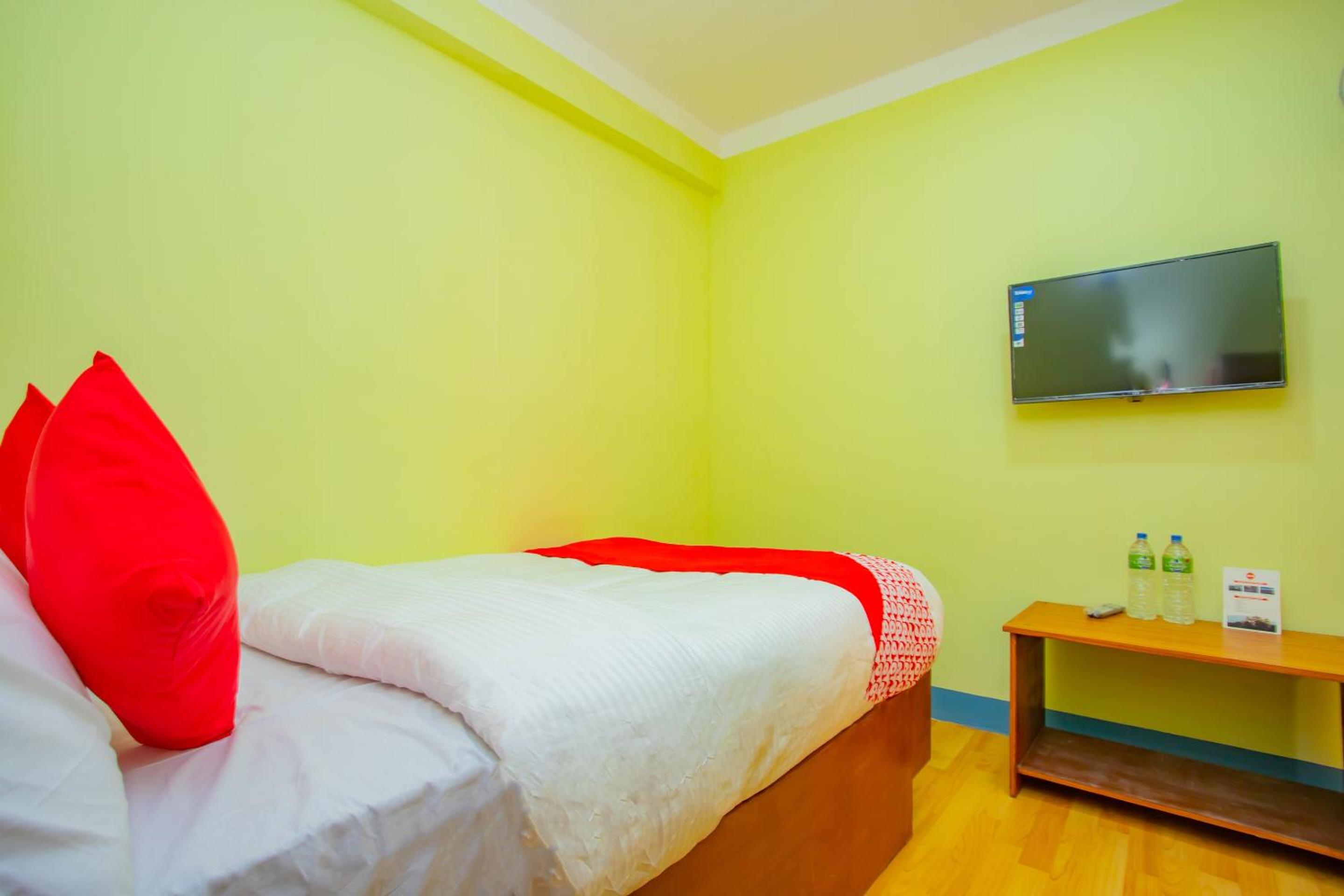 OYO 589 Hotel Trimurti
