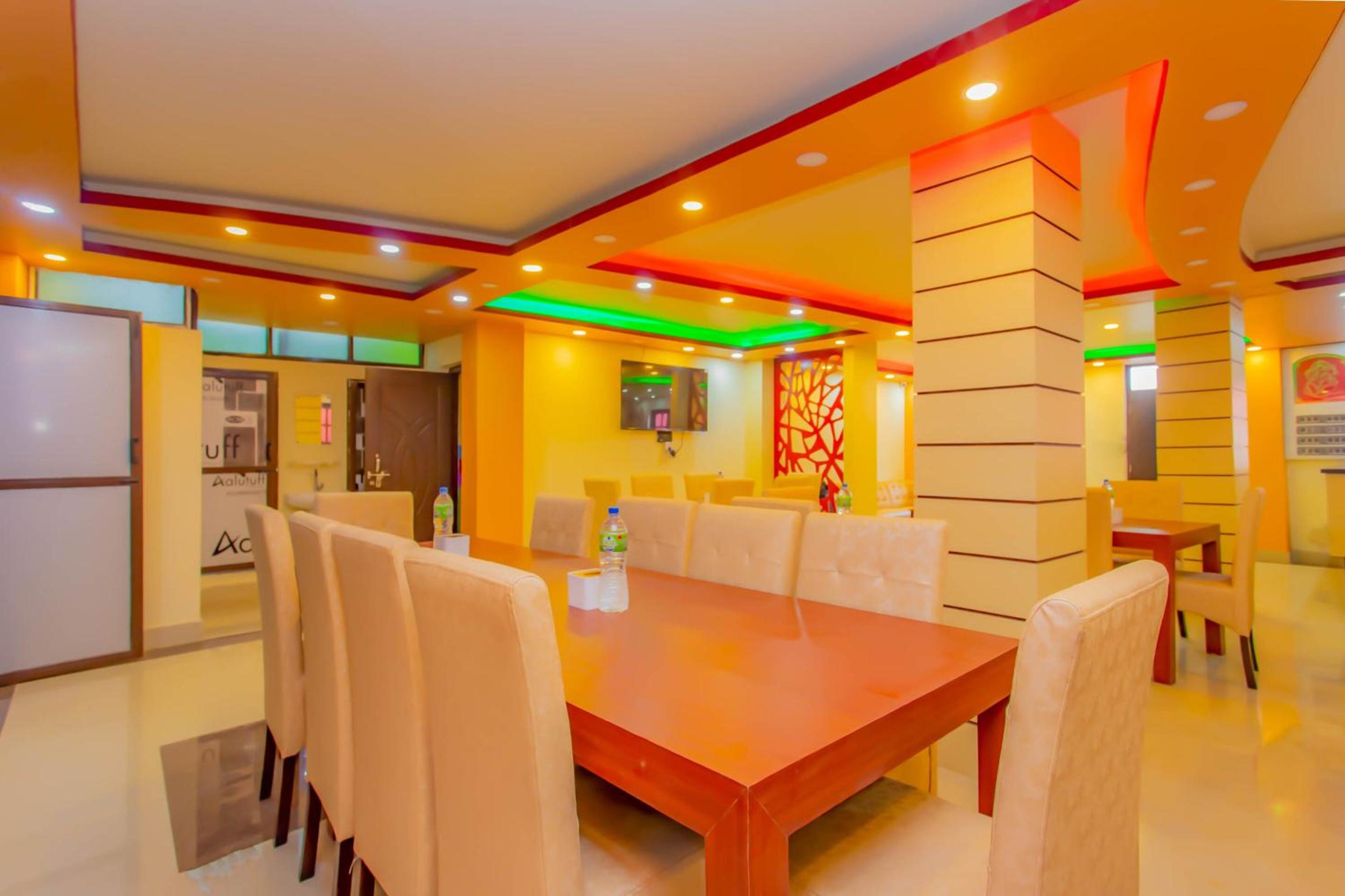 OYO 589 Hotel Trimurti