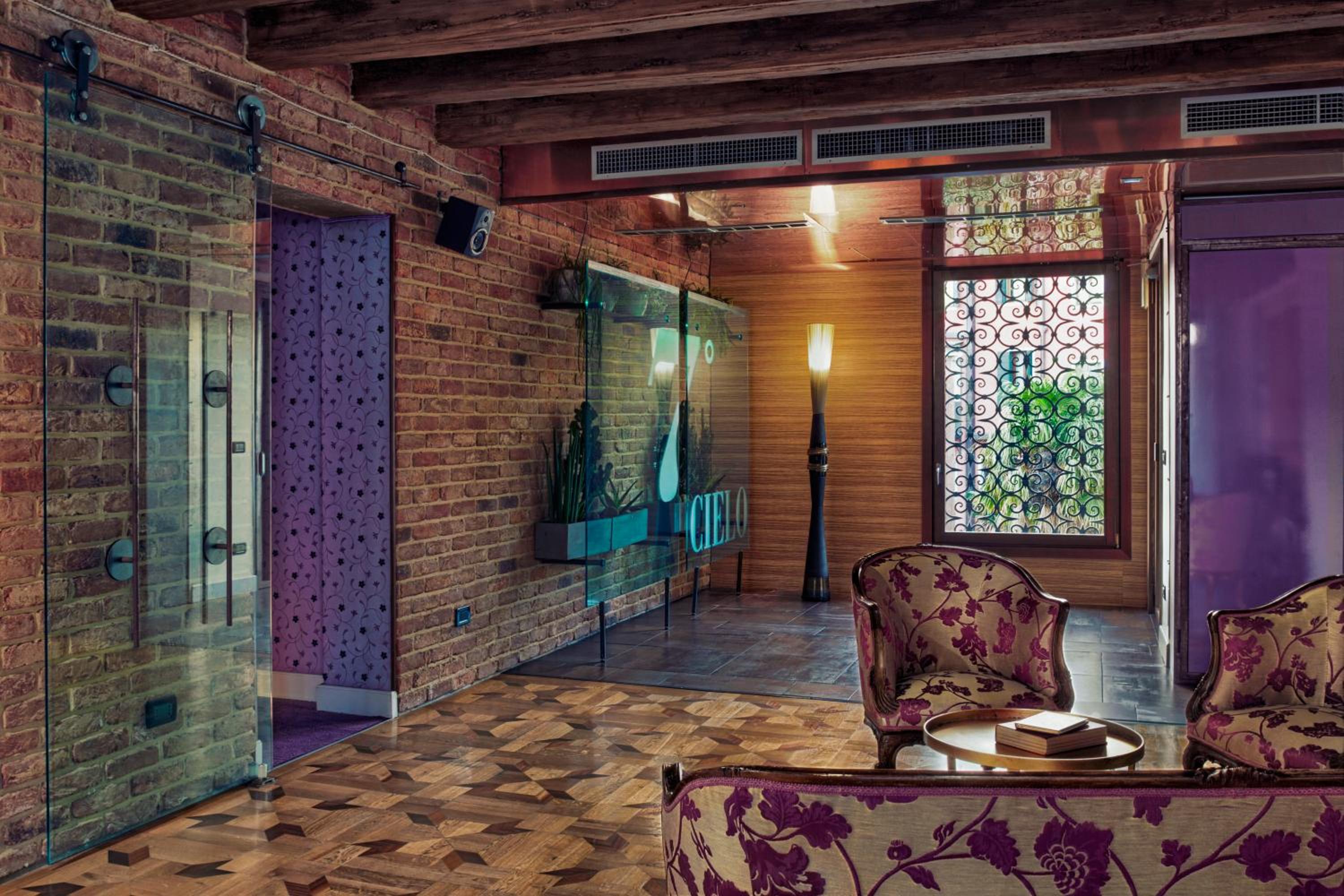 lounge