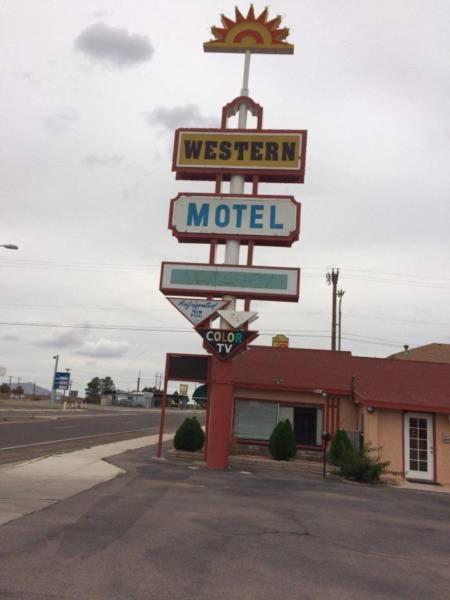 Deming Vacations - Western Motel - Property Image 1