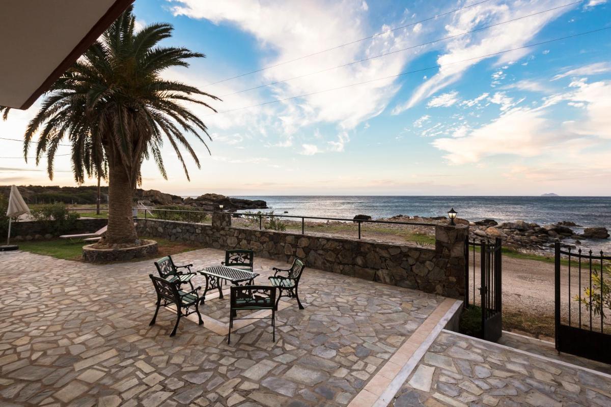 Pericles Beach Villa photo 2