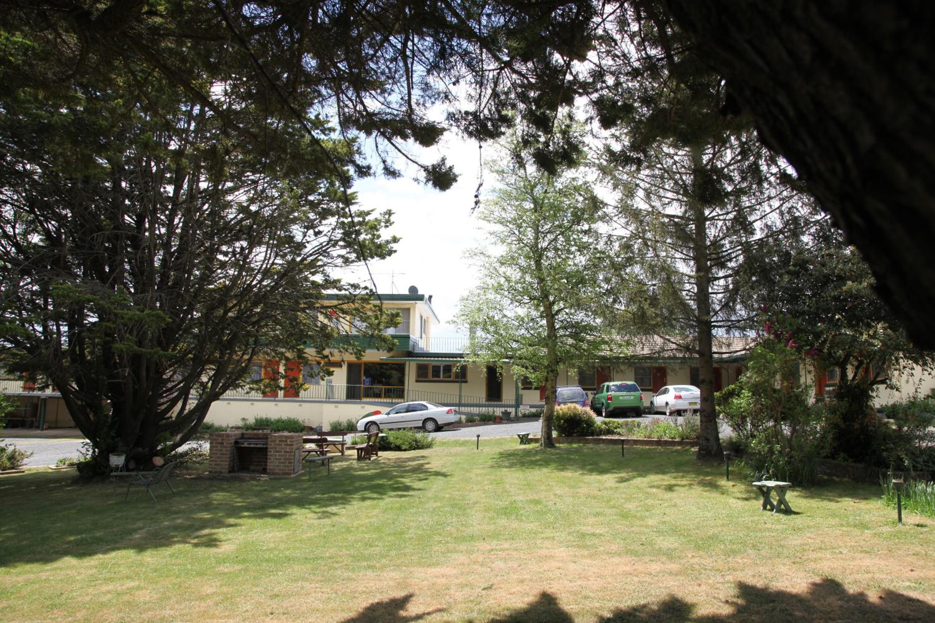 Titania Motel
