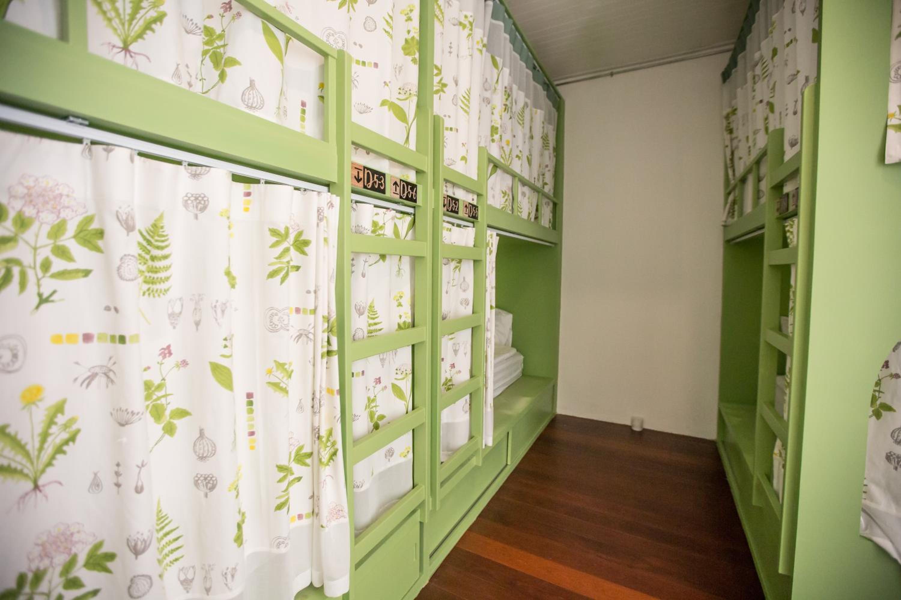 Memmoth Cafe & Hostel in Lampang