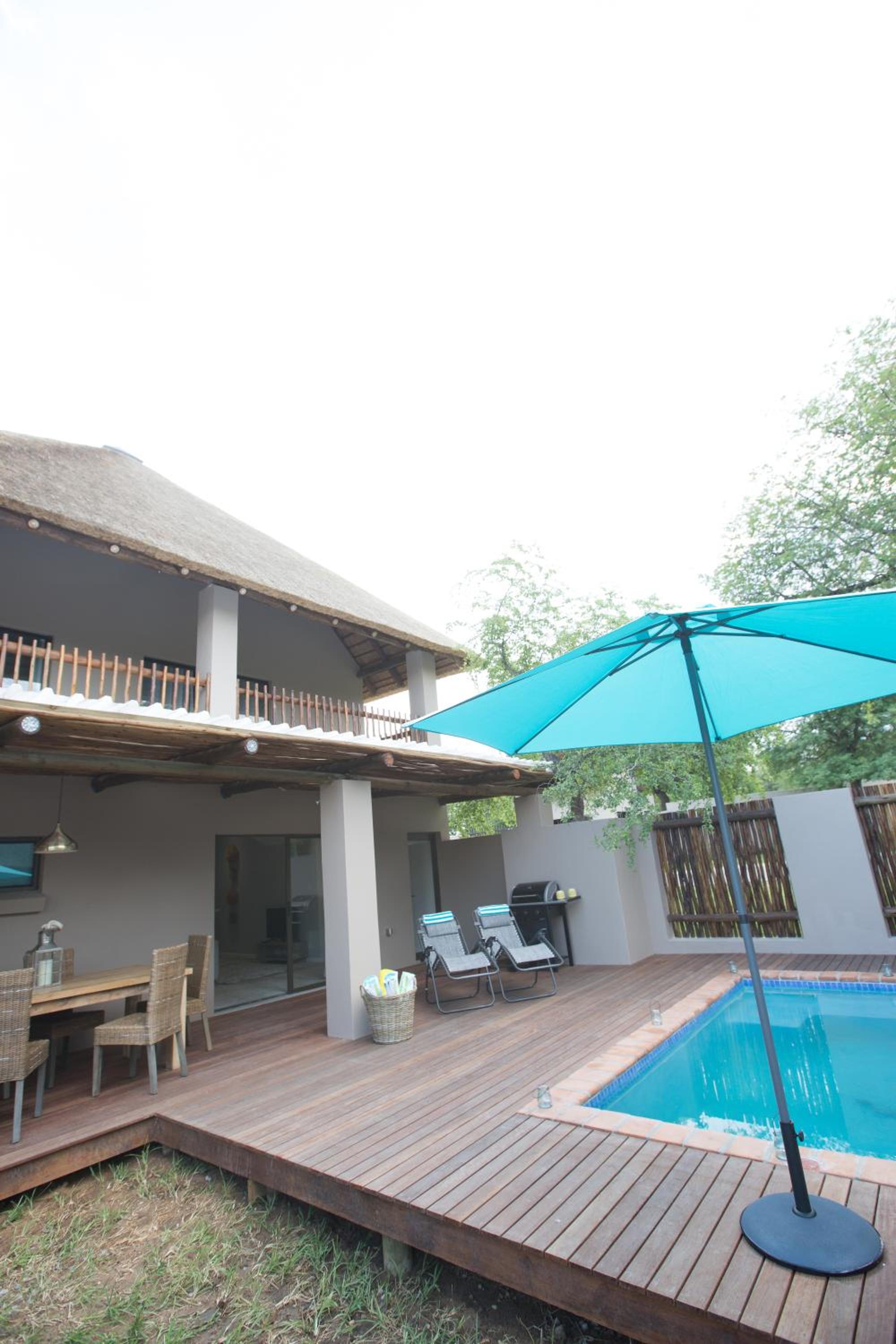 Maya Manor