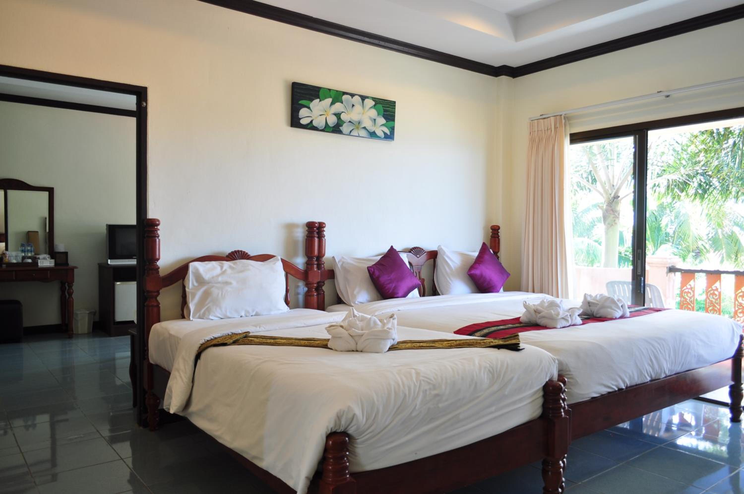 Lanta Seafront Resort
