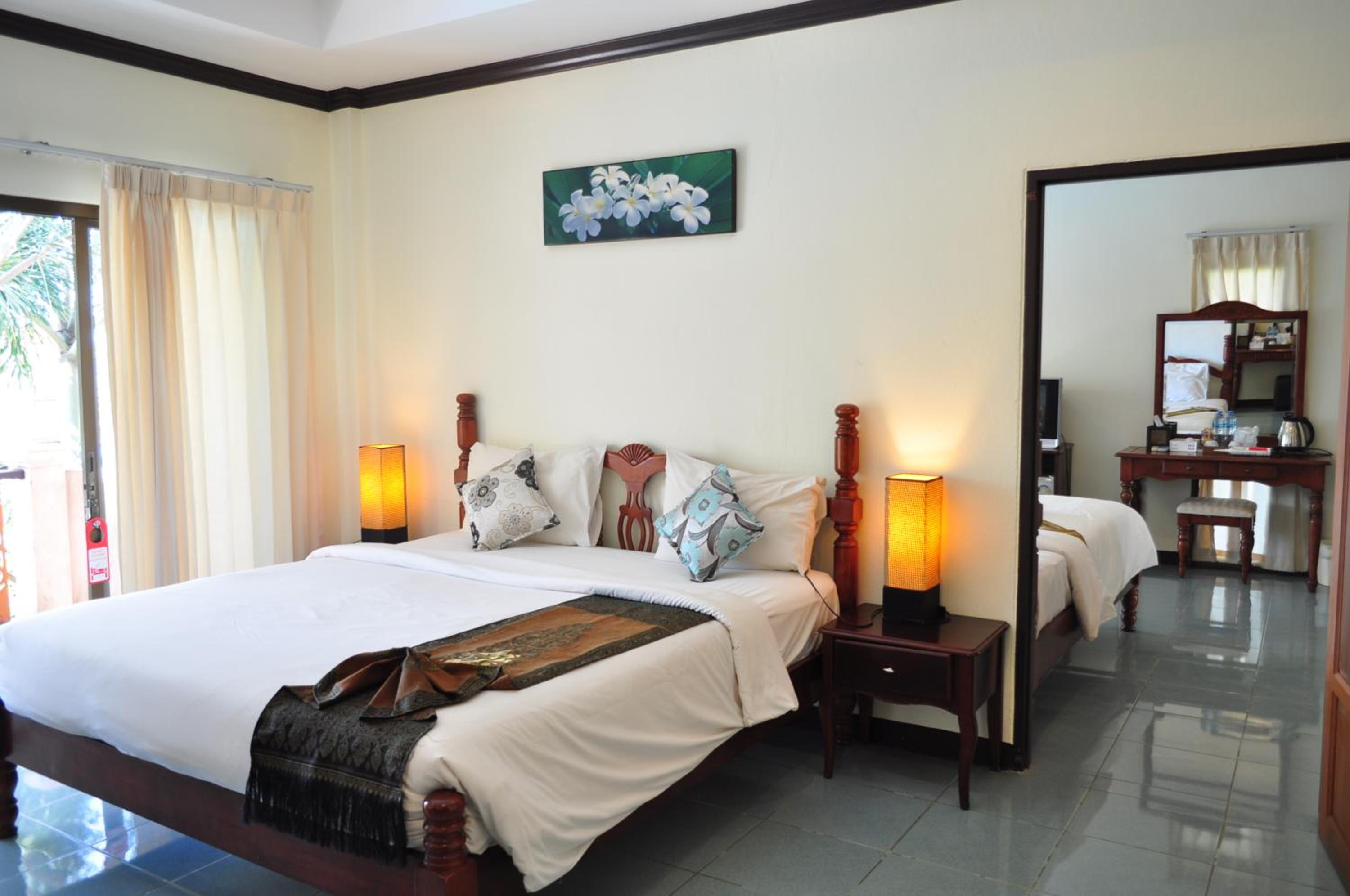 Lanta Seafront Resort