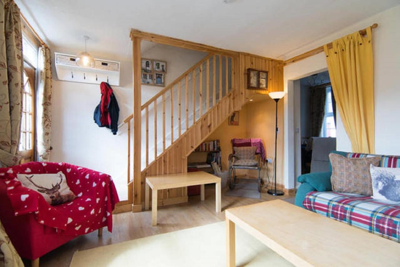 Crinan Canal Cottage