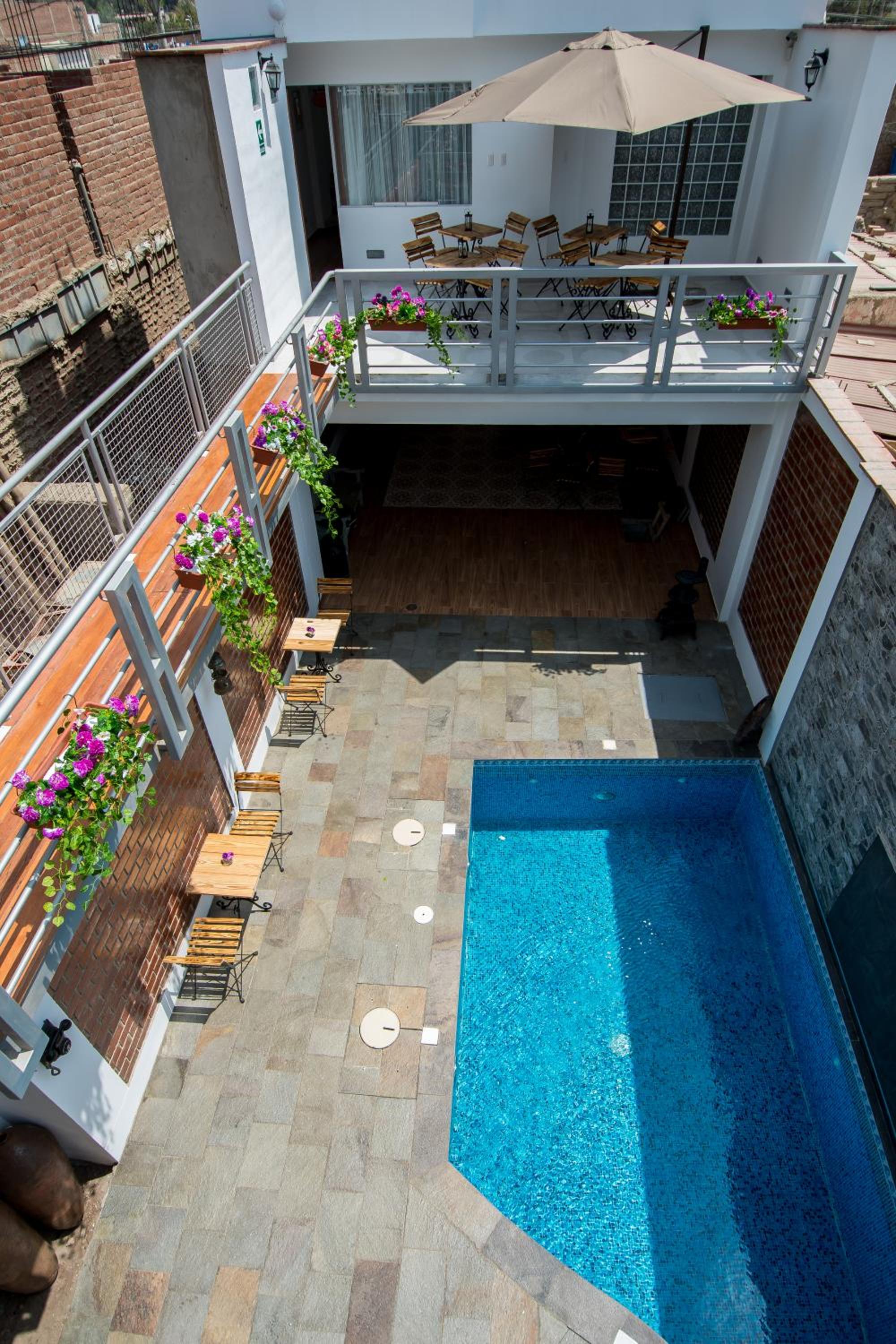 El Encanto