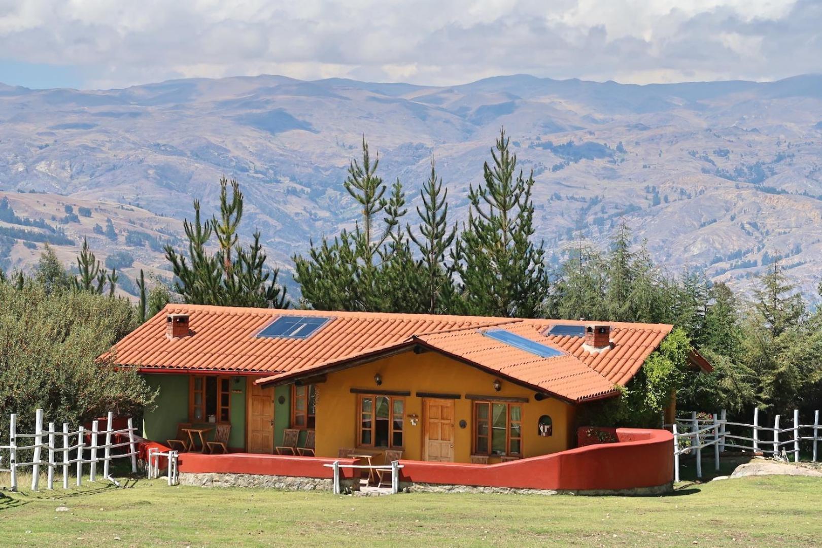 The Lazy Dog Inn a Mountain Lodge view 4