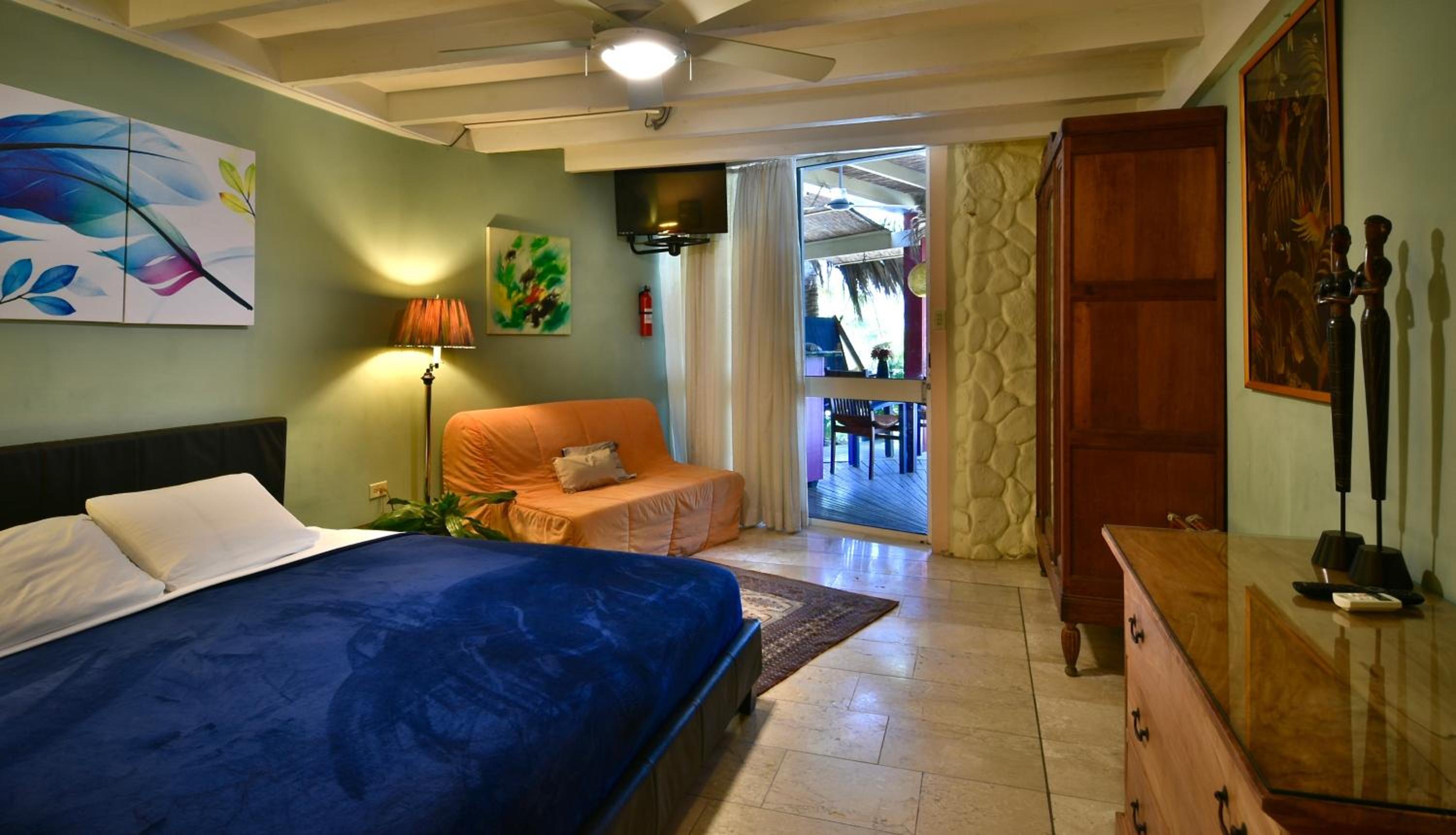 Beach House Aruba Apartments