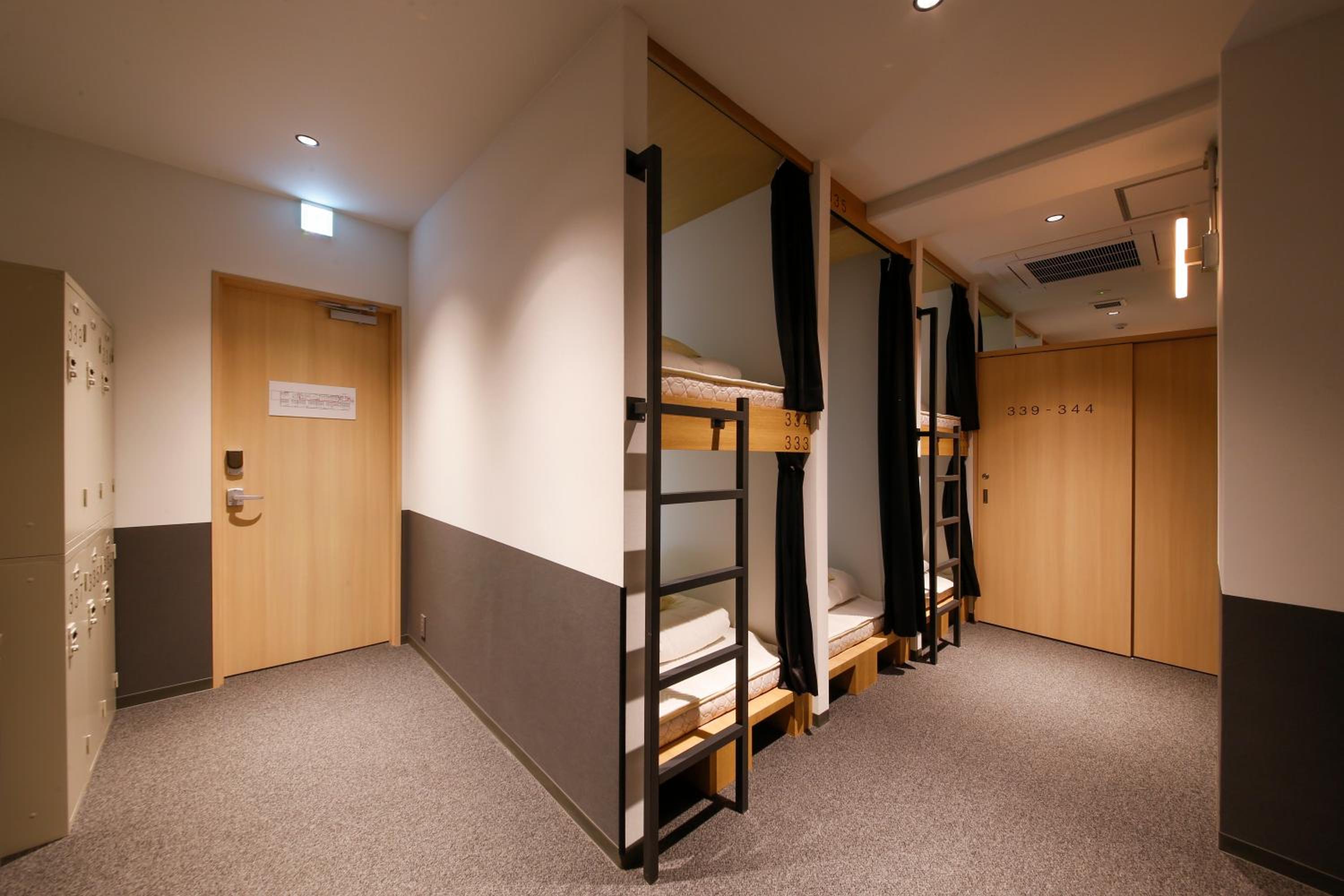 White Hostel Shinsaibashi