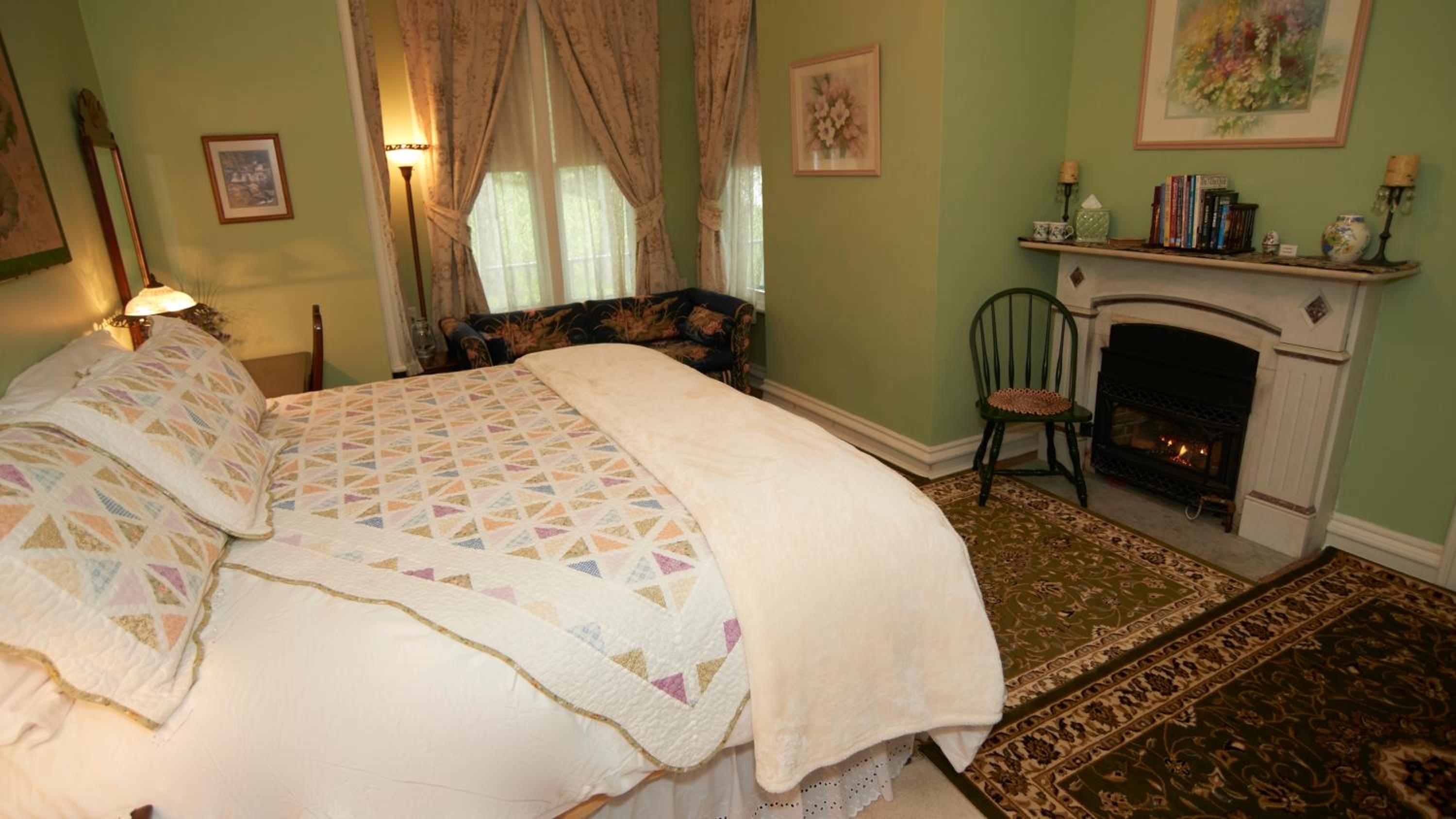 Center Harbor Sutton House B & B