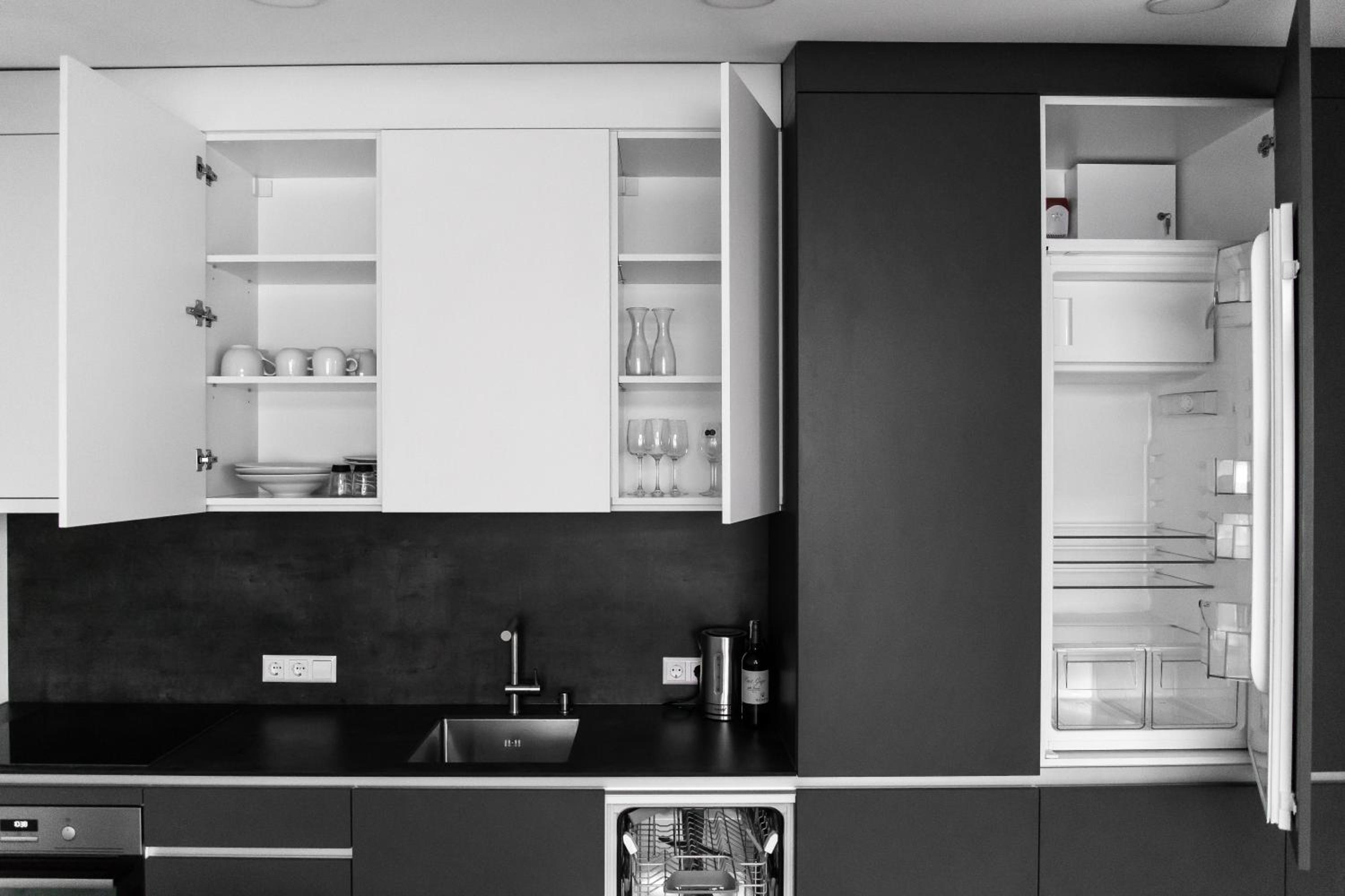 Deluxe Apartments by Hostlovers view 3