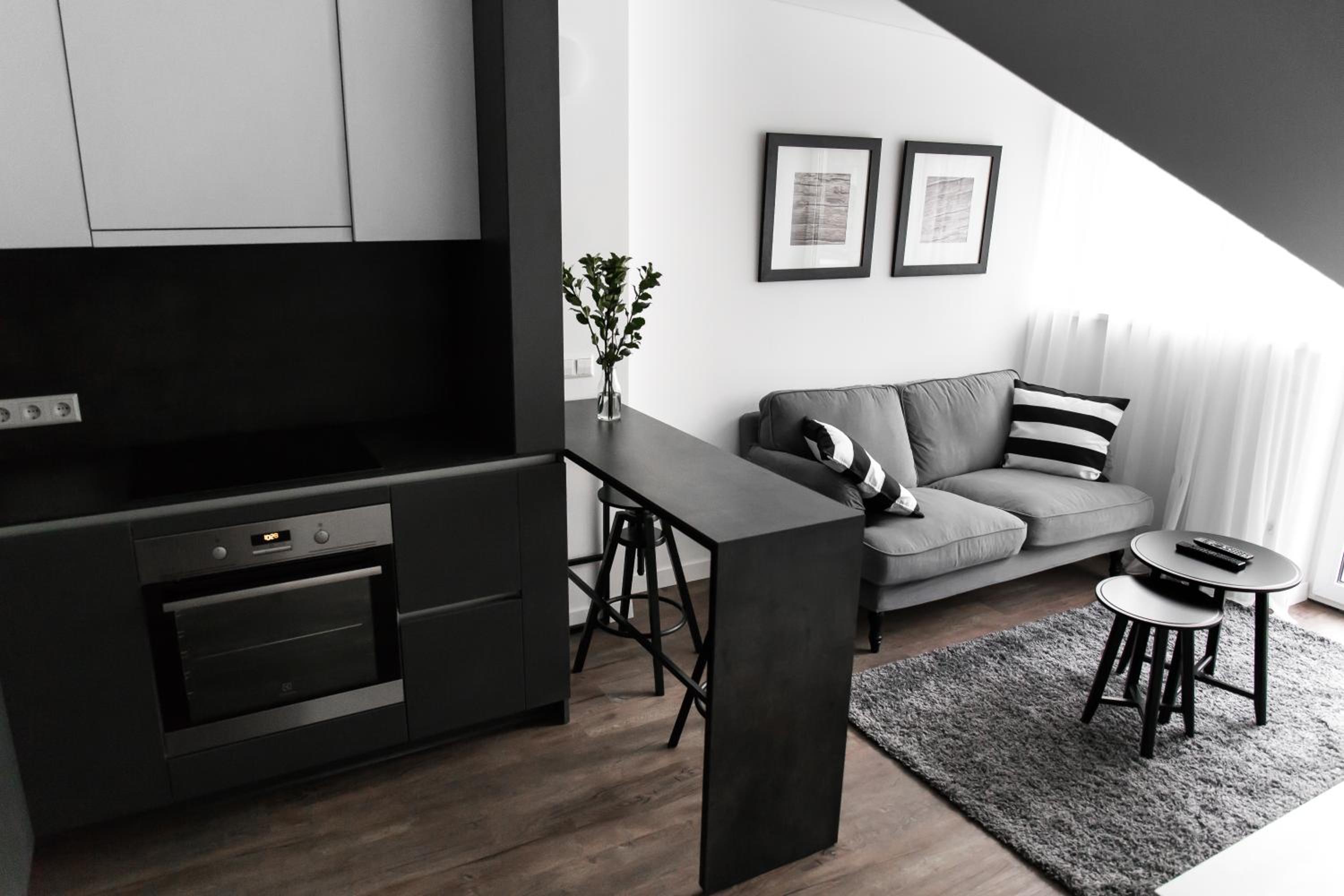 Deluxe Apartments by Hostlovers view 4