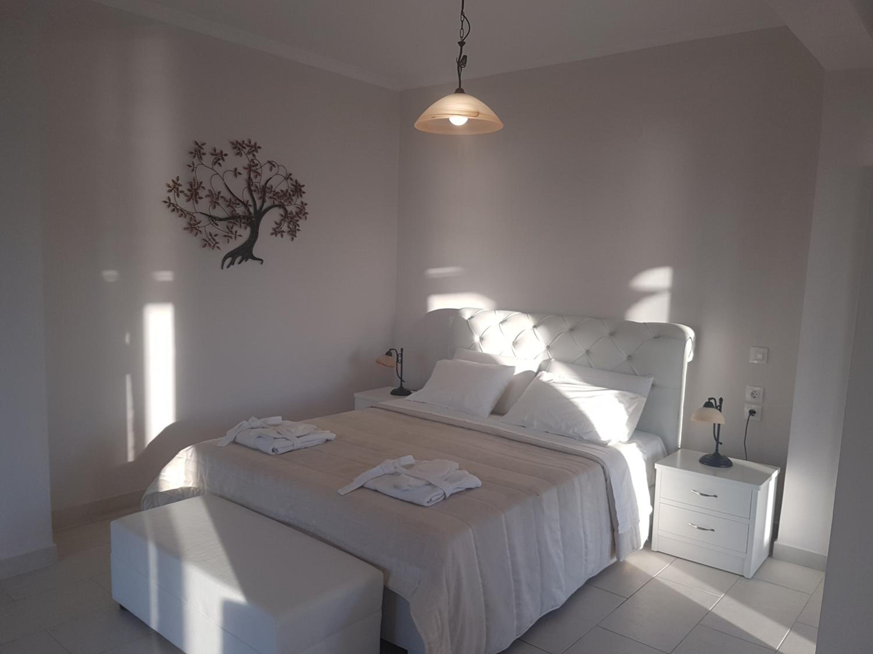 Paralia Luxury Suites photo 4