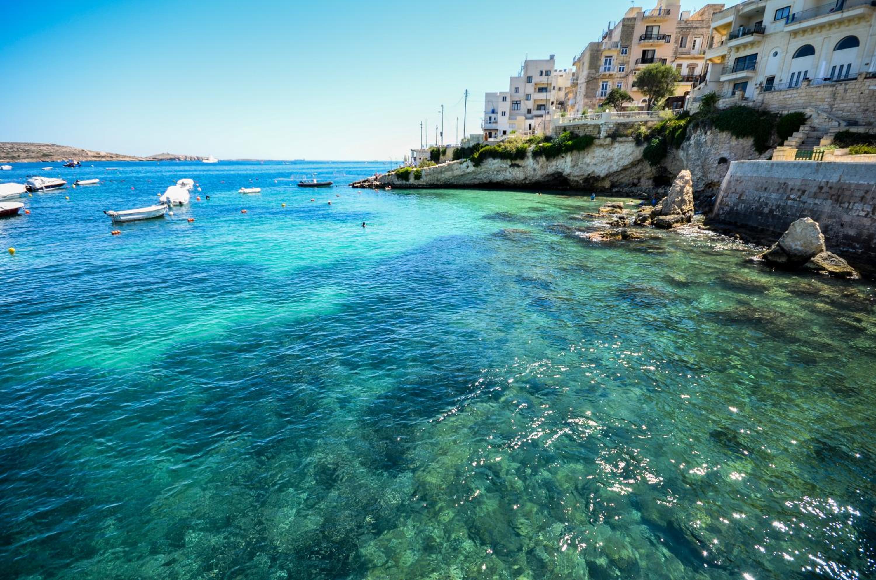 Seashells 2 bedroom Apartment with sunny terrace with stunning sea views - by Getawaysmalta photo 4