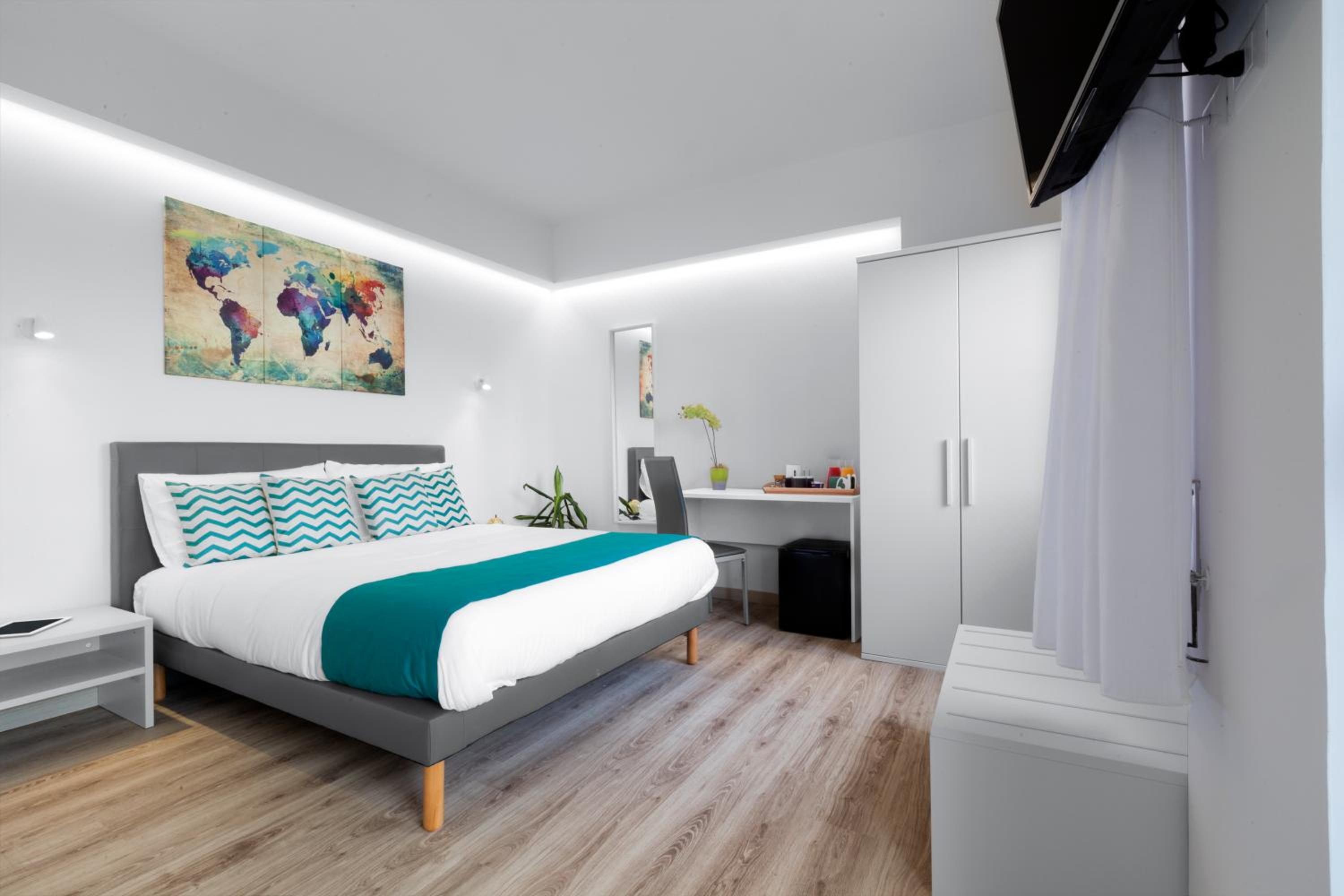 Sirocco Suites — 4