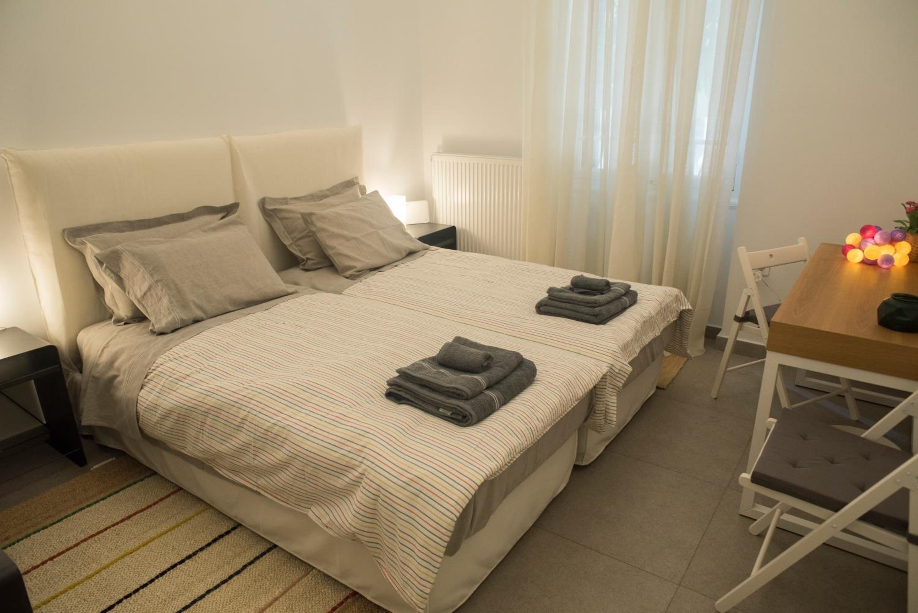 Athenian Neoclassical Apartment