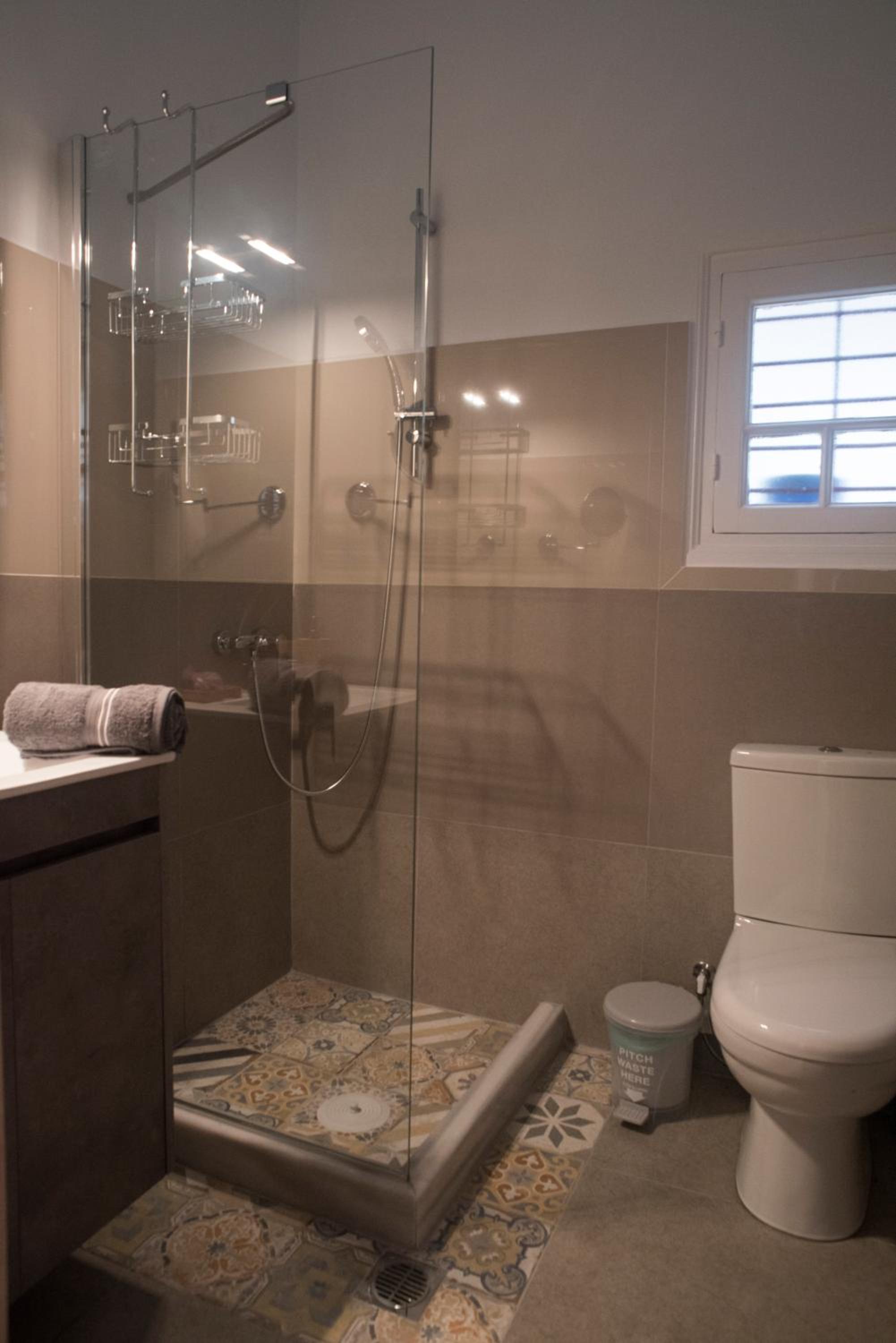 Athenian Neoclassical Apartment