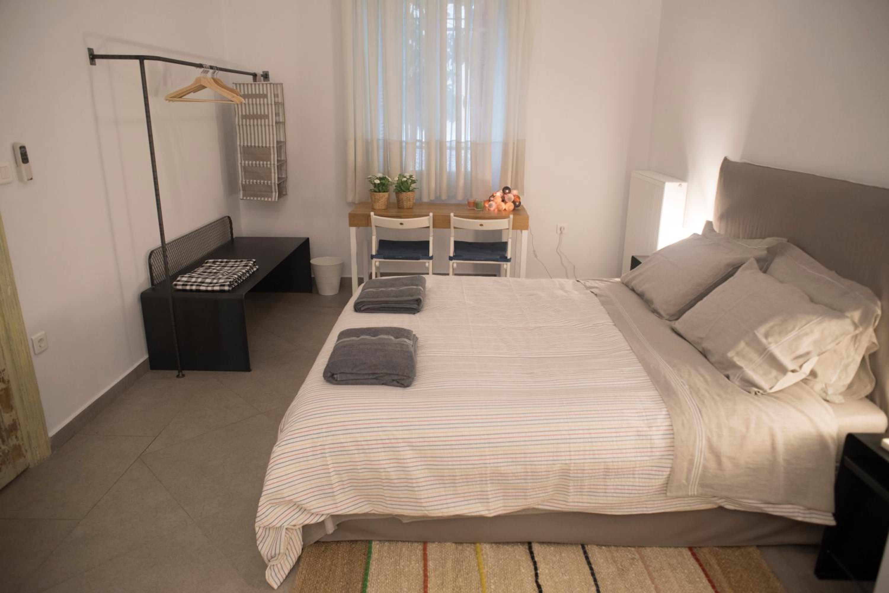 Athenian Neoclassical Apartment