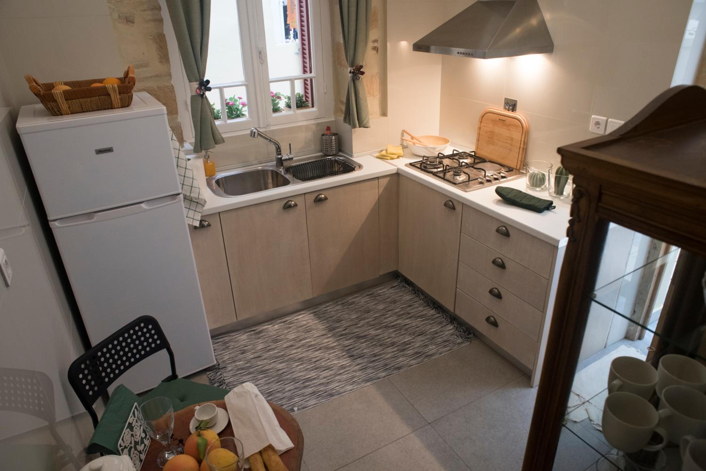 Athenian Neoclassical Apartment