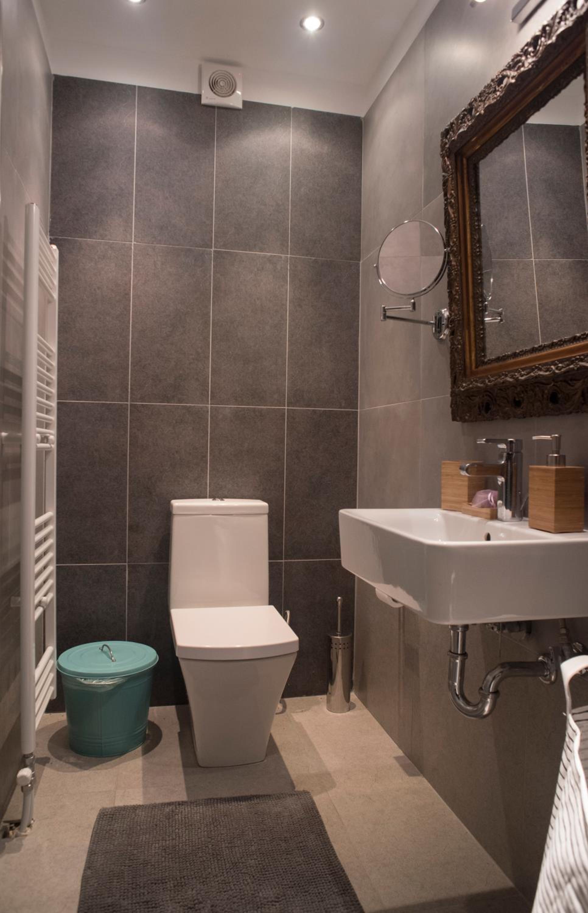 Athenian Neoclassical Apartment