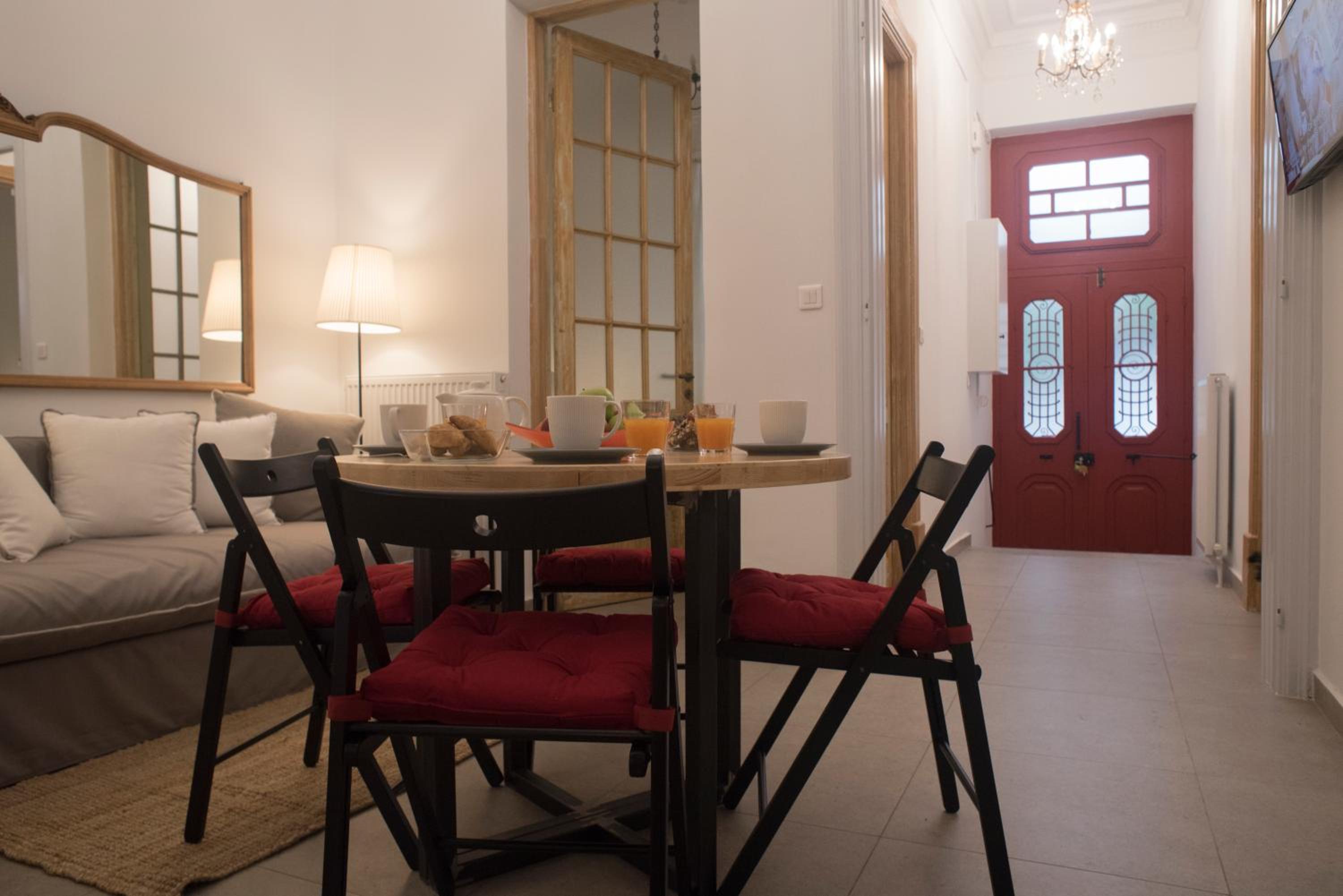 Athenian Neoclassical Apartment
