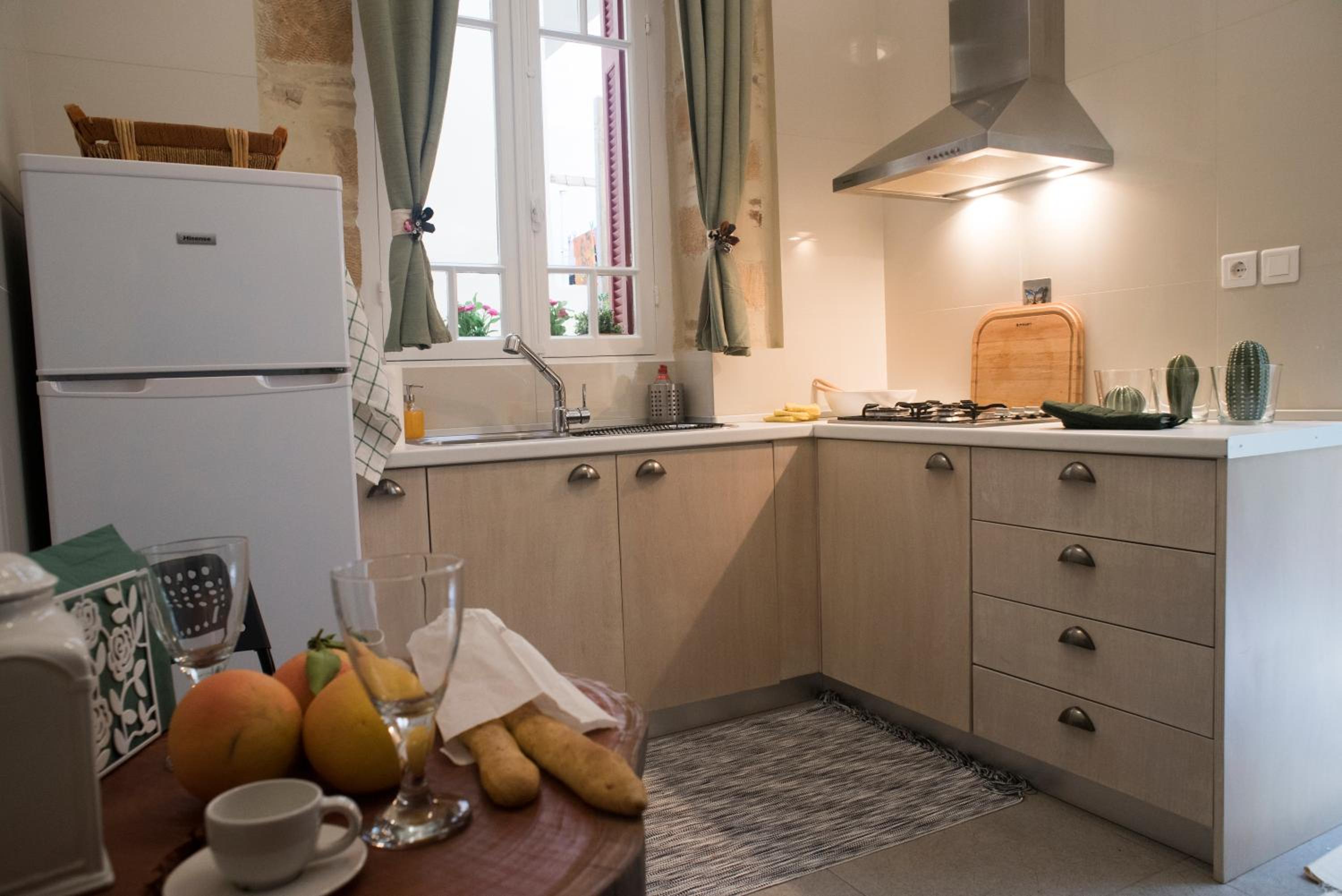 Athenian Neoclassical Apartment