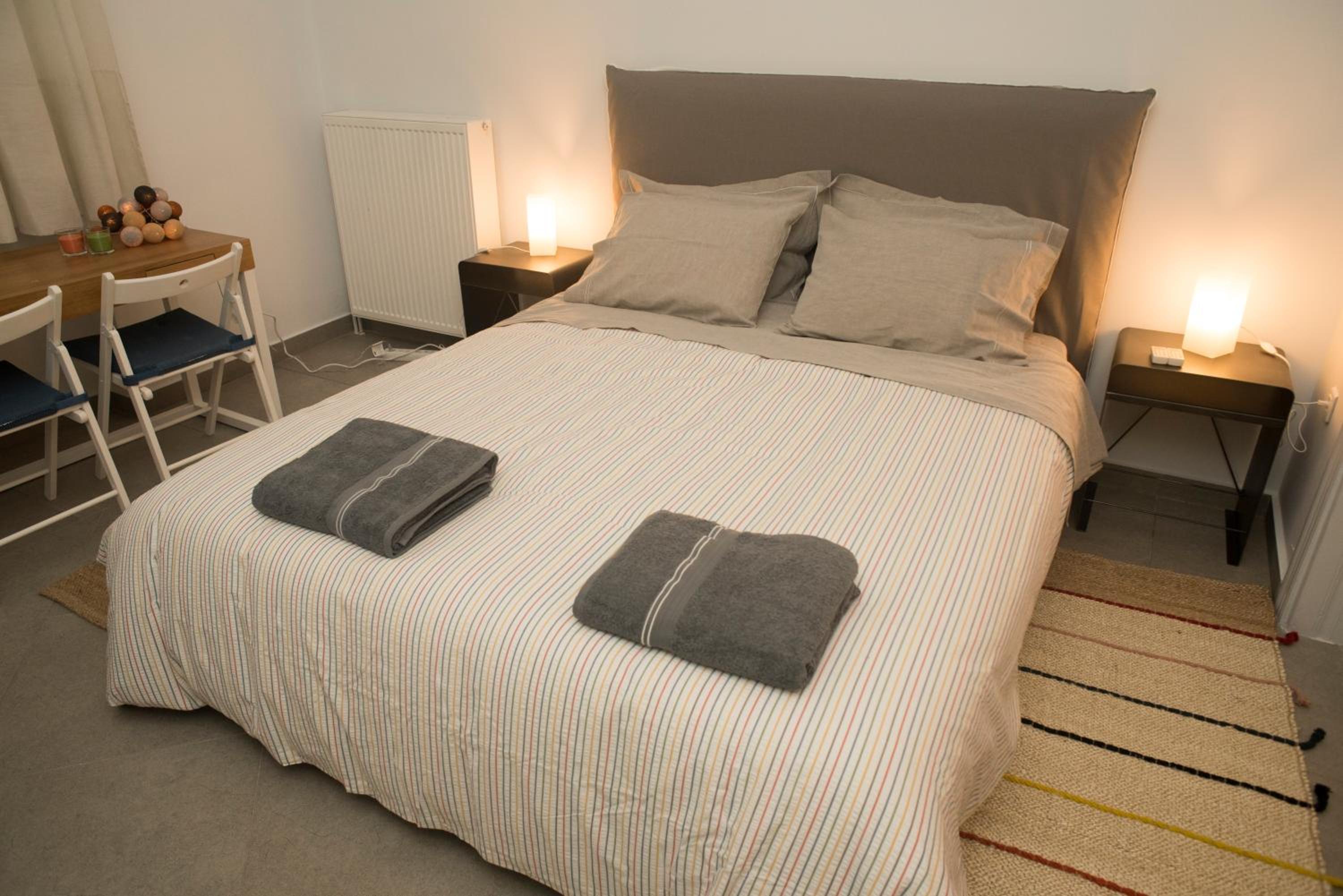Athenian Neoclassical Apartment