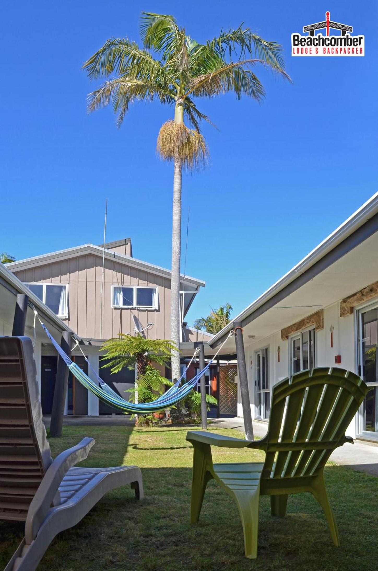 Beachcomber Lodge & Backpacker