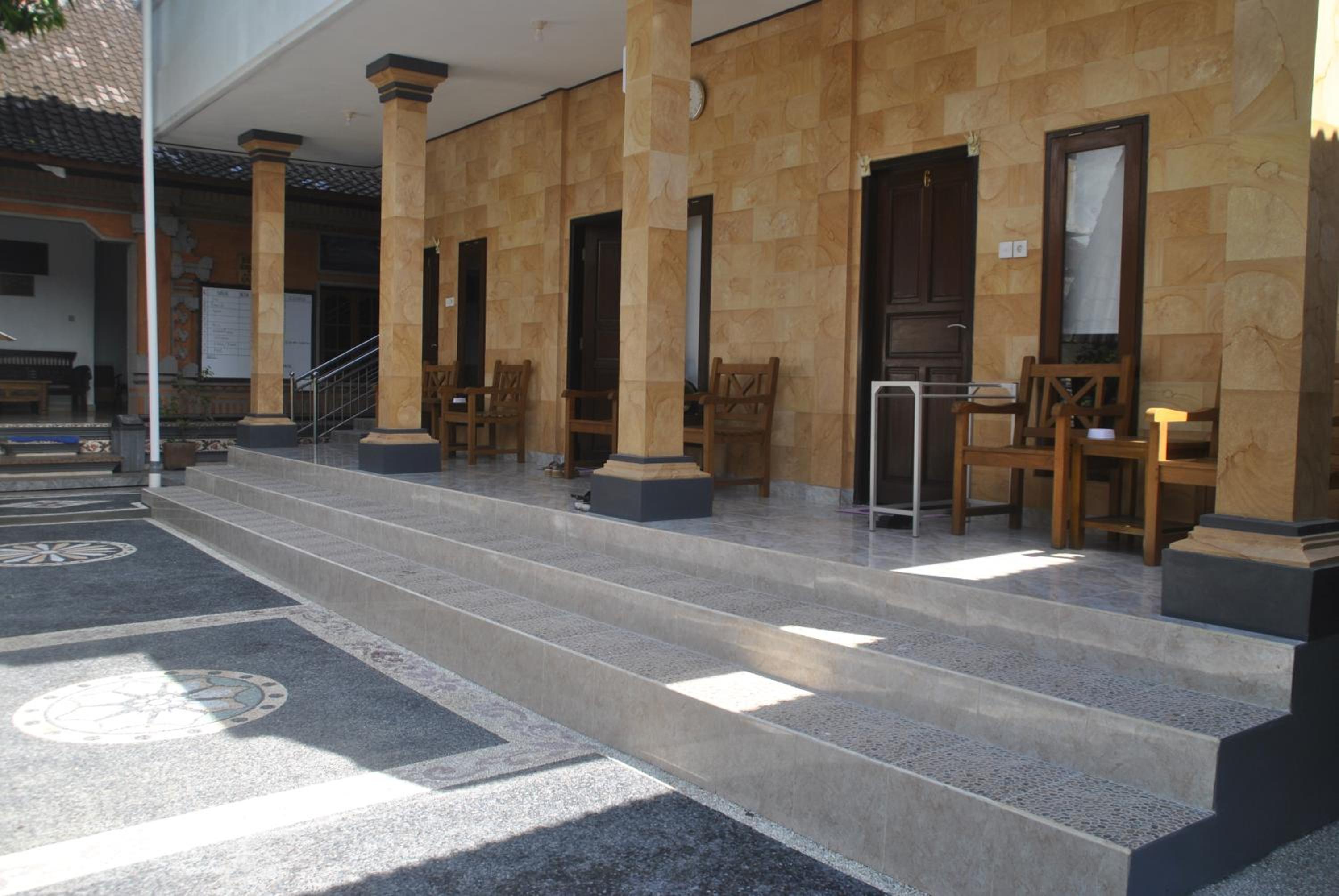 Hotel Budidin Homestay - Image 1