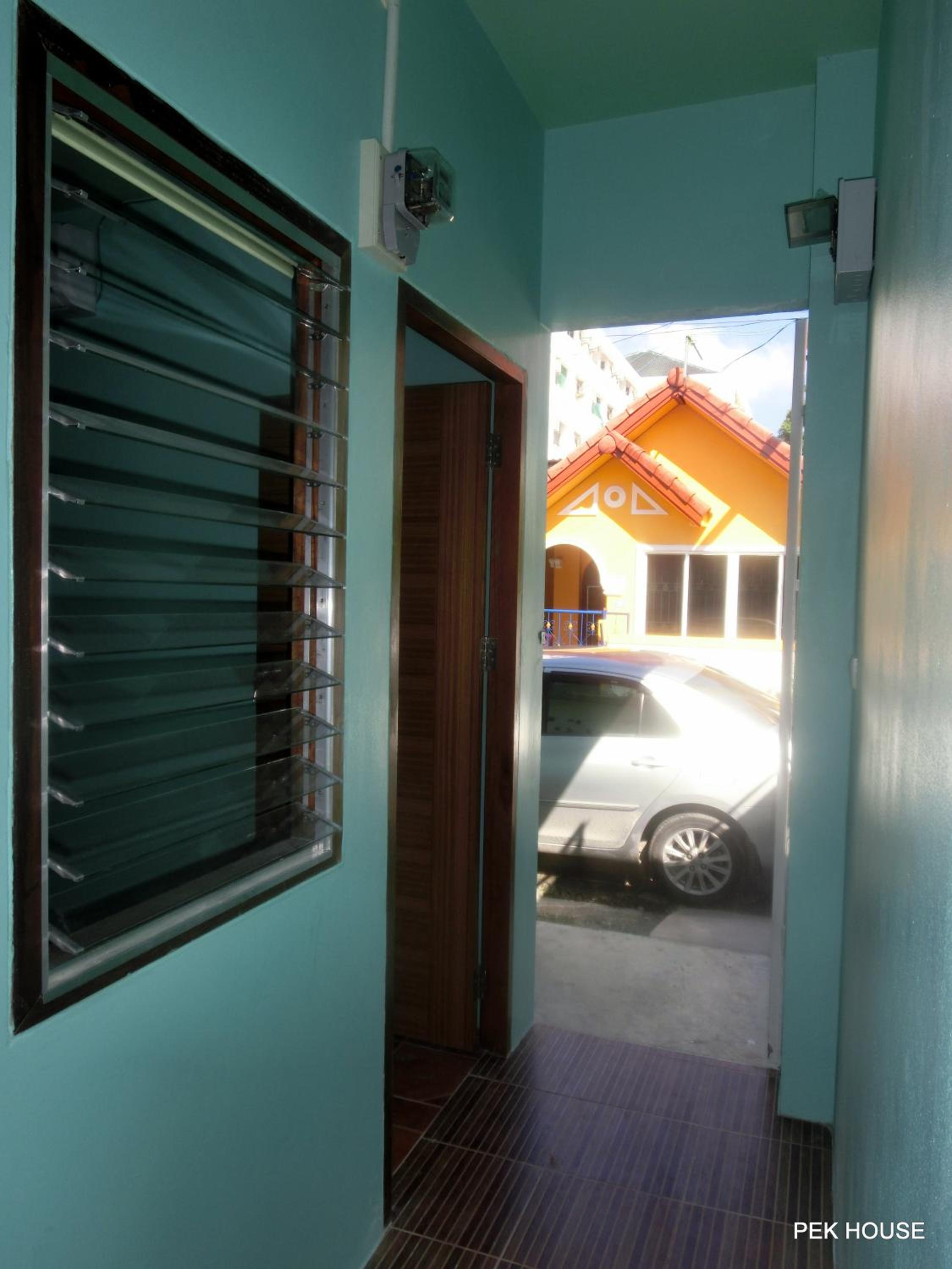Pek House