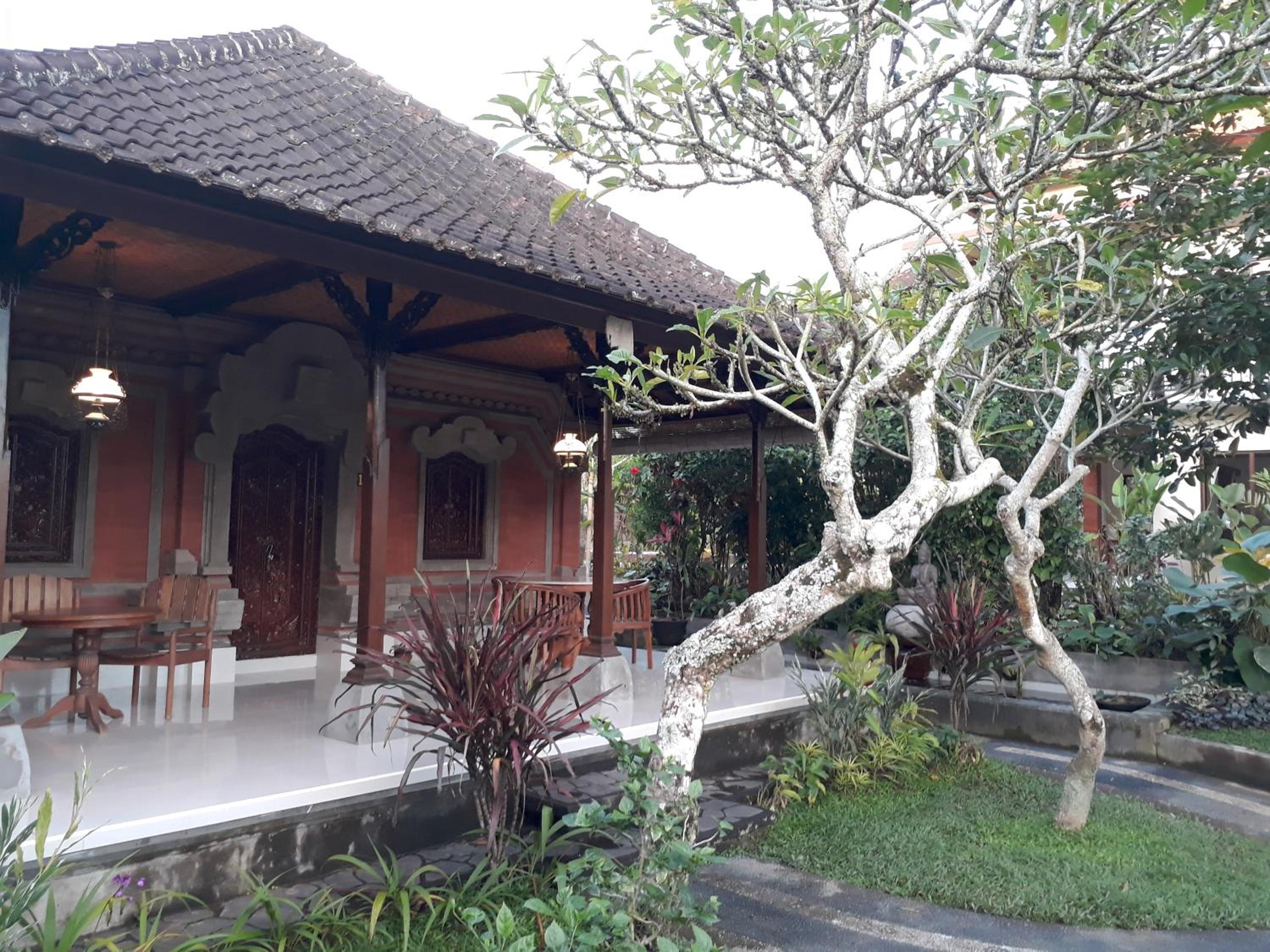 Nyoman Sandi Guest House