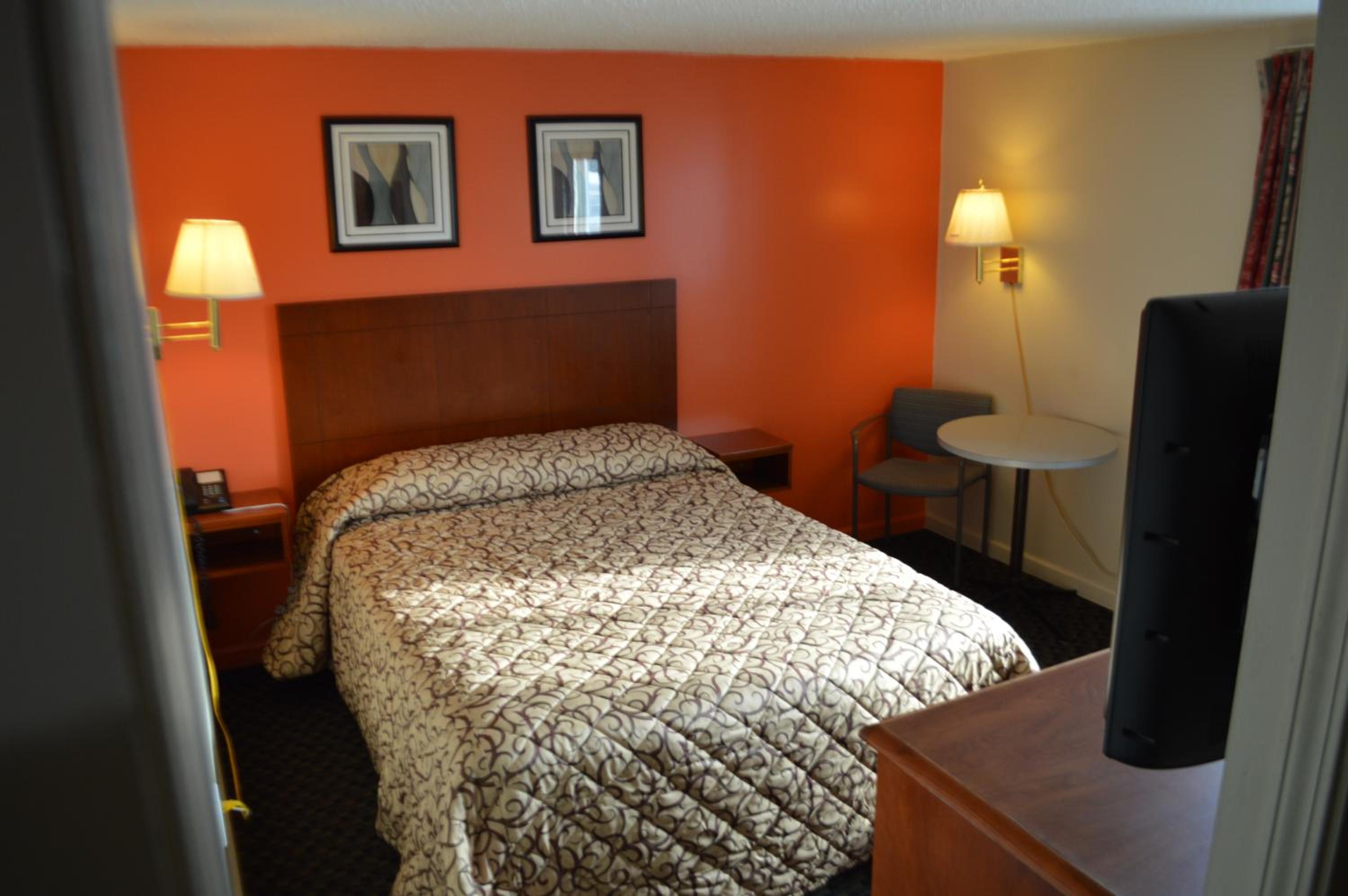 Watertown Vacations - Royal Inn Motel - Property Image 5