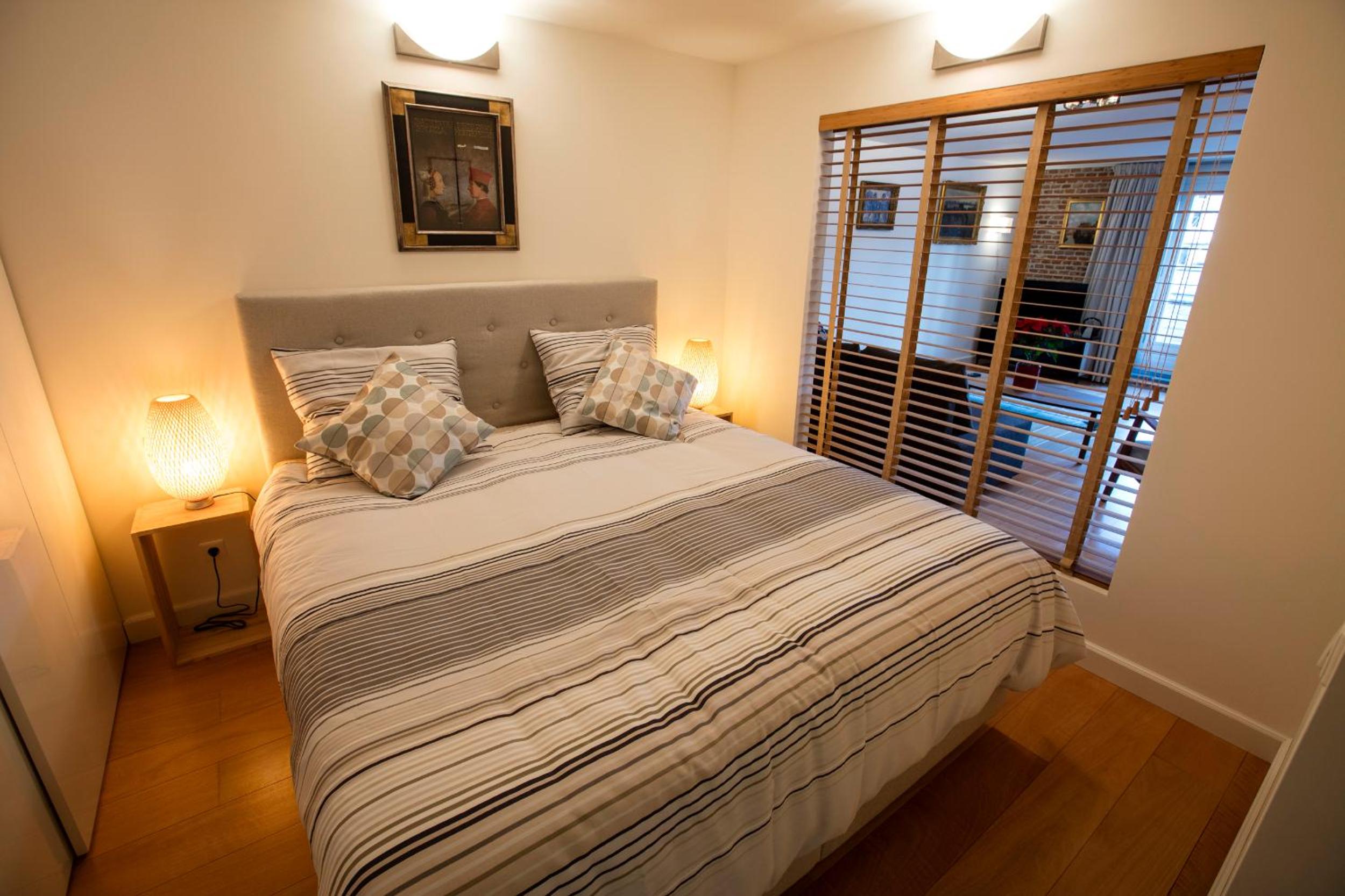 Central & Quiet Canal Apartment