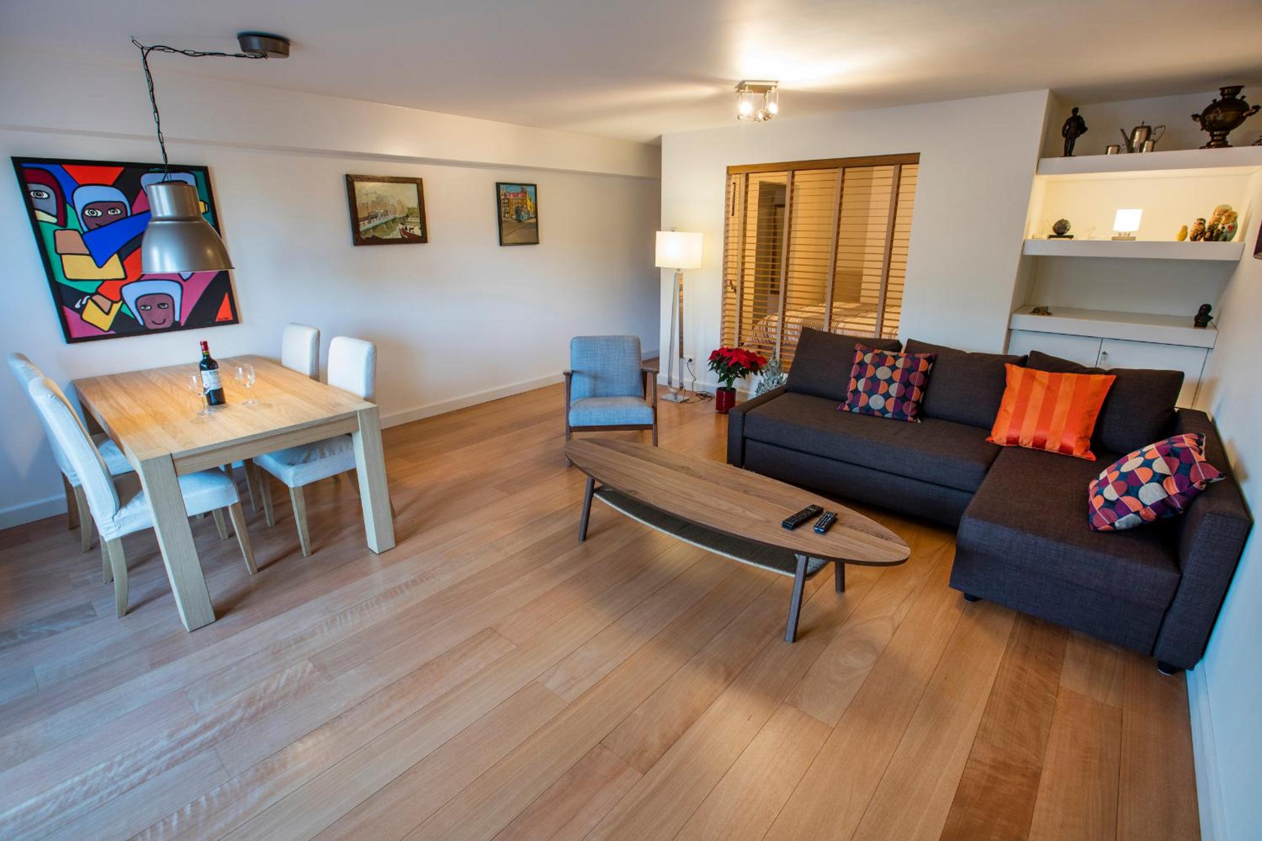 Central & Quiet Canal Apartment