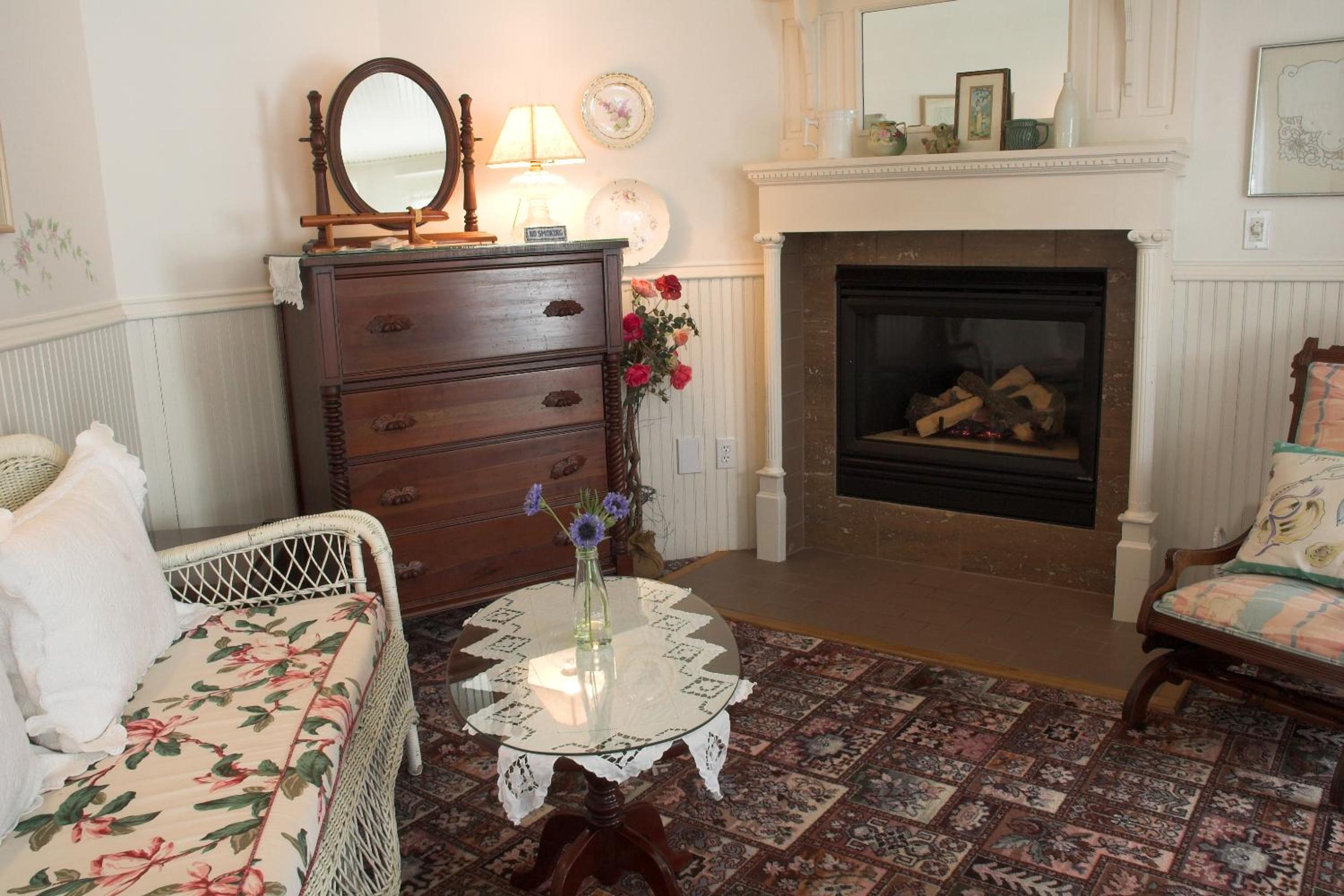 White Lace Inn
