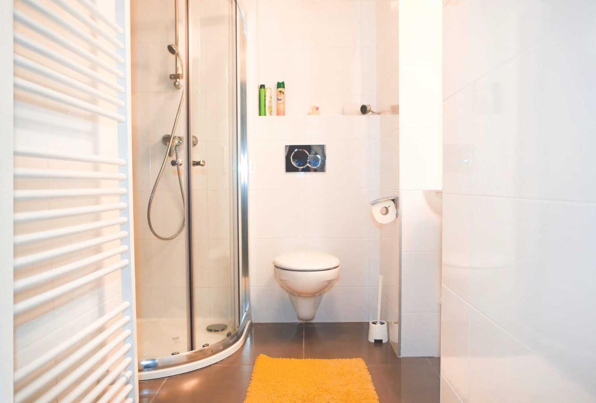Yellow apartment Flora