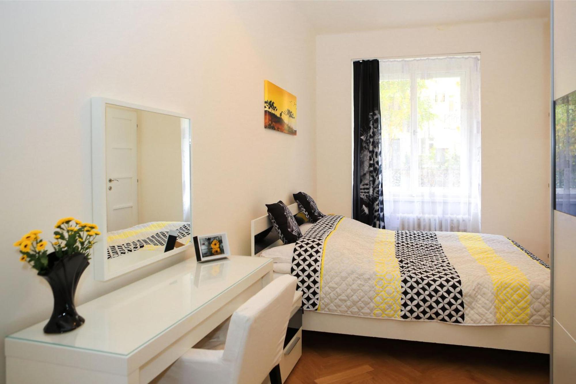 Yellow apartment Flora